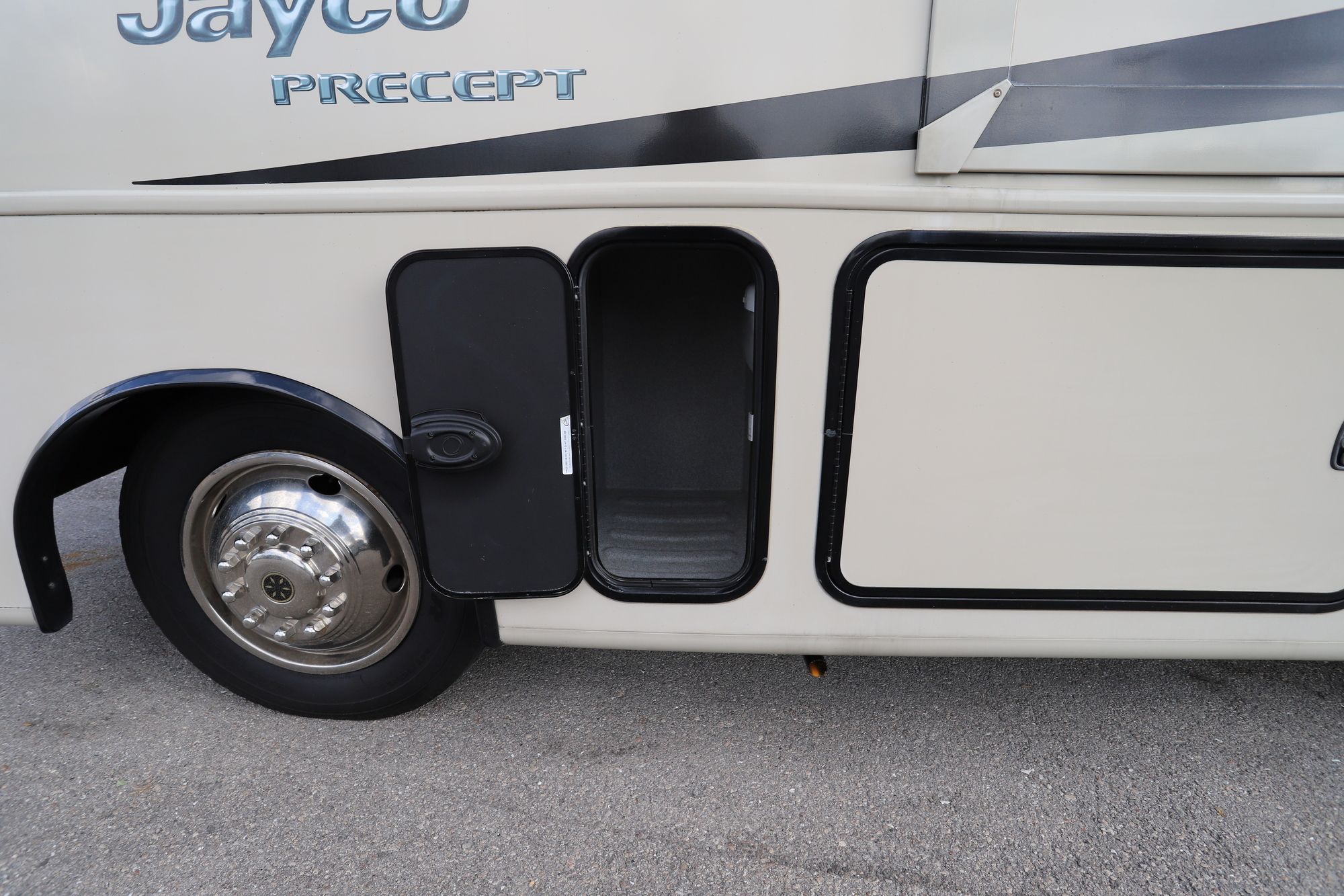 Used 2014 Jayco Precept 31UL Class A  For Sale