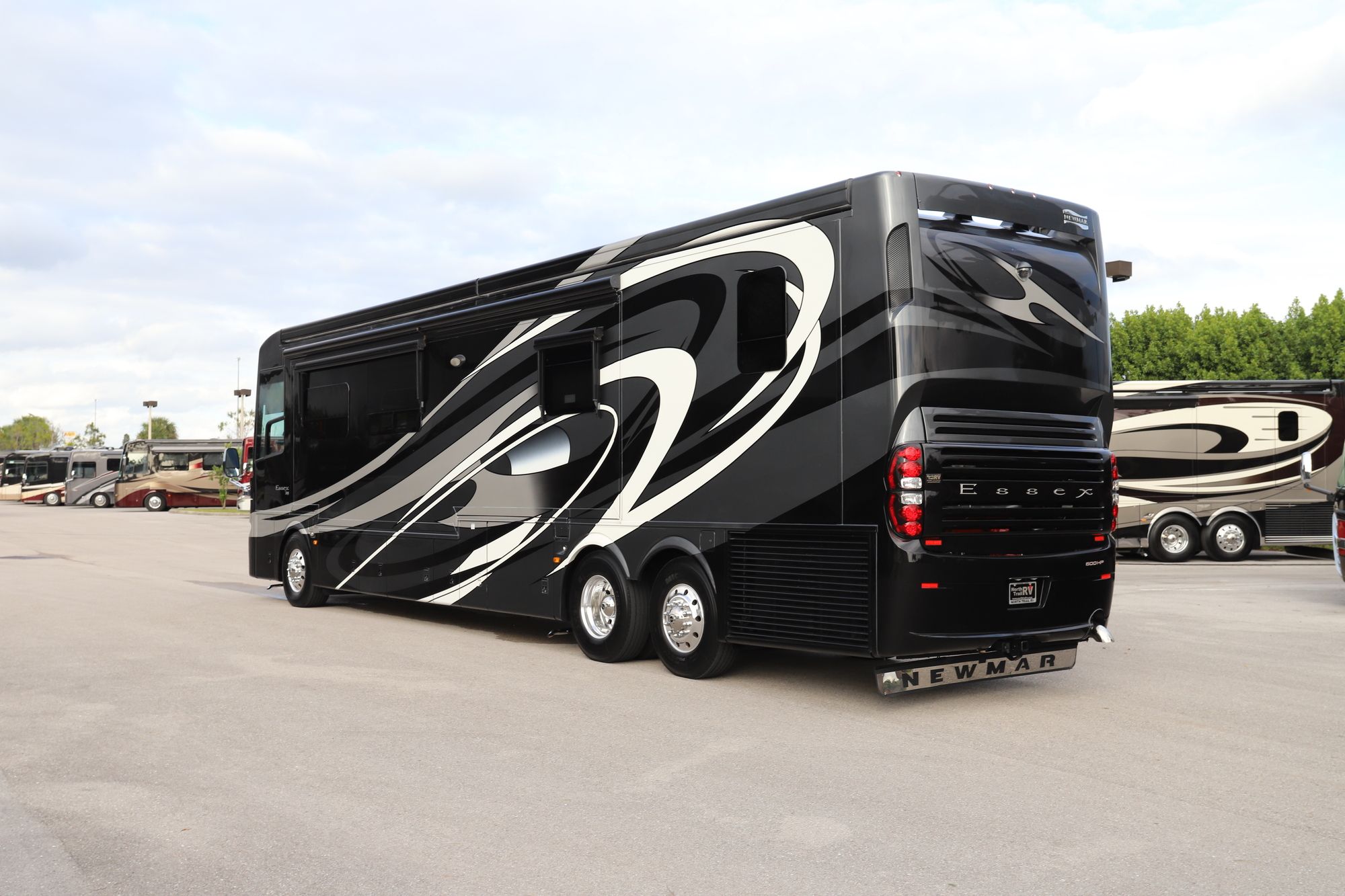 Used 2015 Newmar Essex 4553 Class A  For Sale