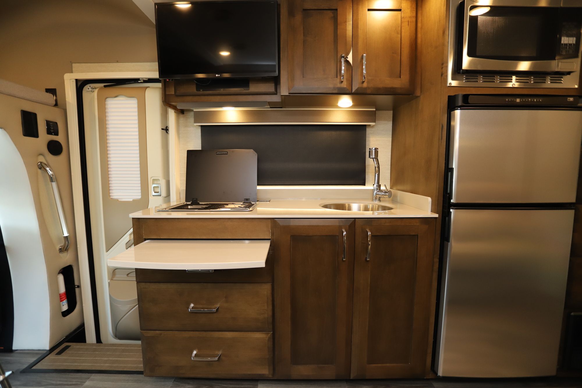 New 2021 Tiffin Motor Homes Wayfarer 25RW Class C  For Sale