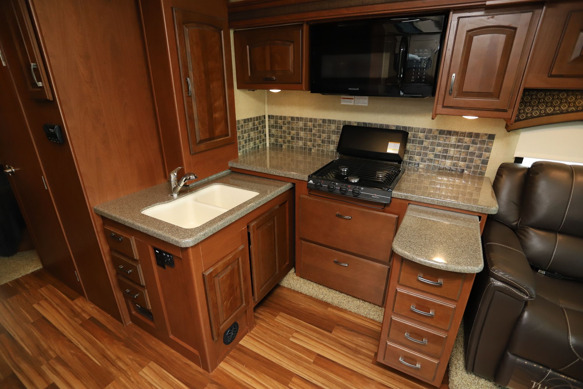 Used 2014 Jayco Precept 31UL Class A  For Sale