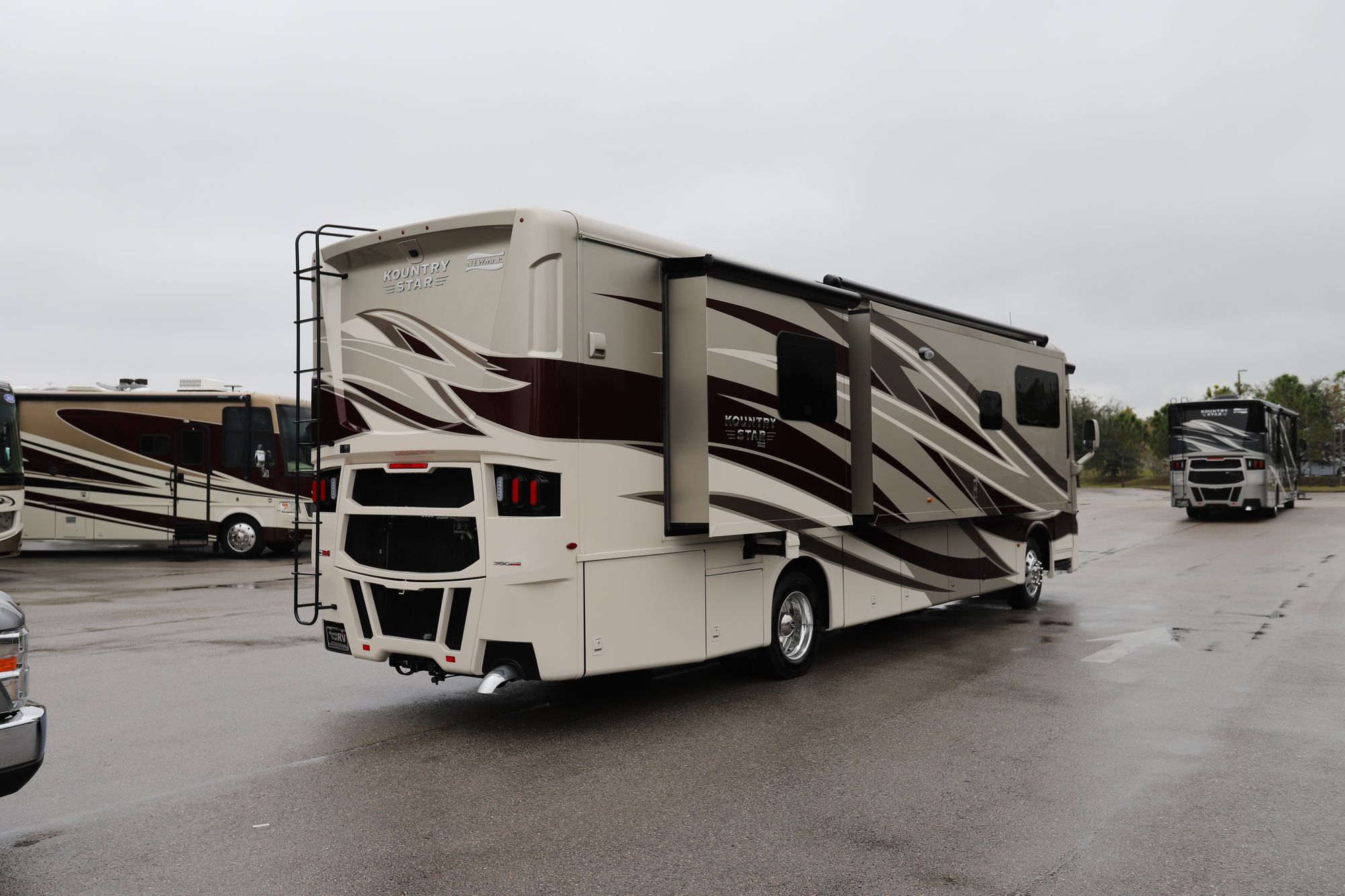 New 2021 Newmar Kountry Star 3717 Class A  For Sale