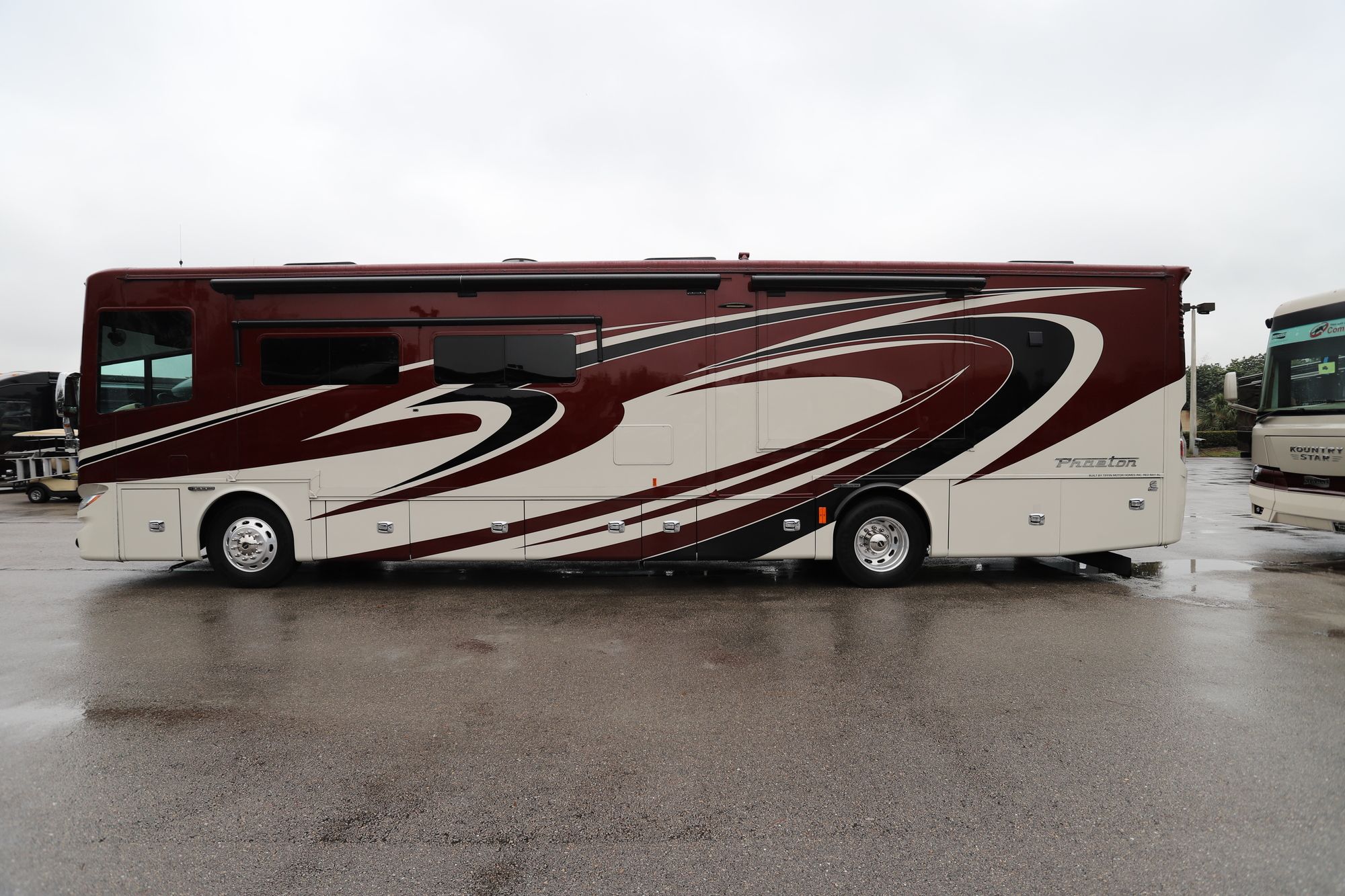 Used 2015 Tiffin Motor Homes Phaeton 40QBH Class A  For Sale