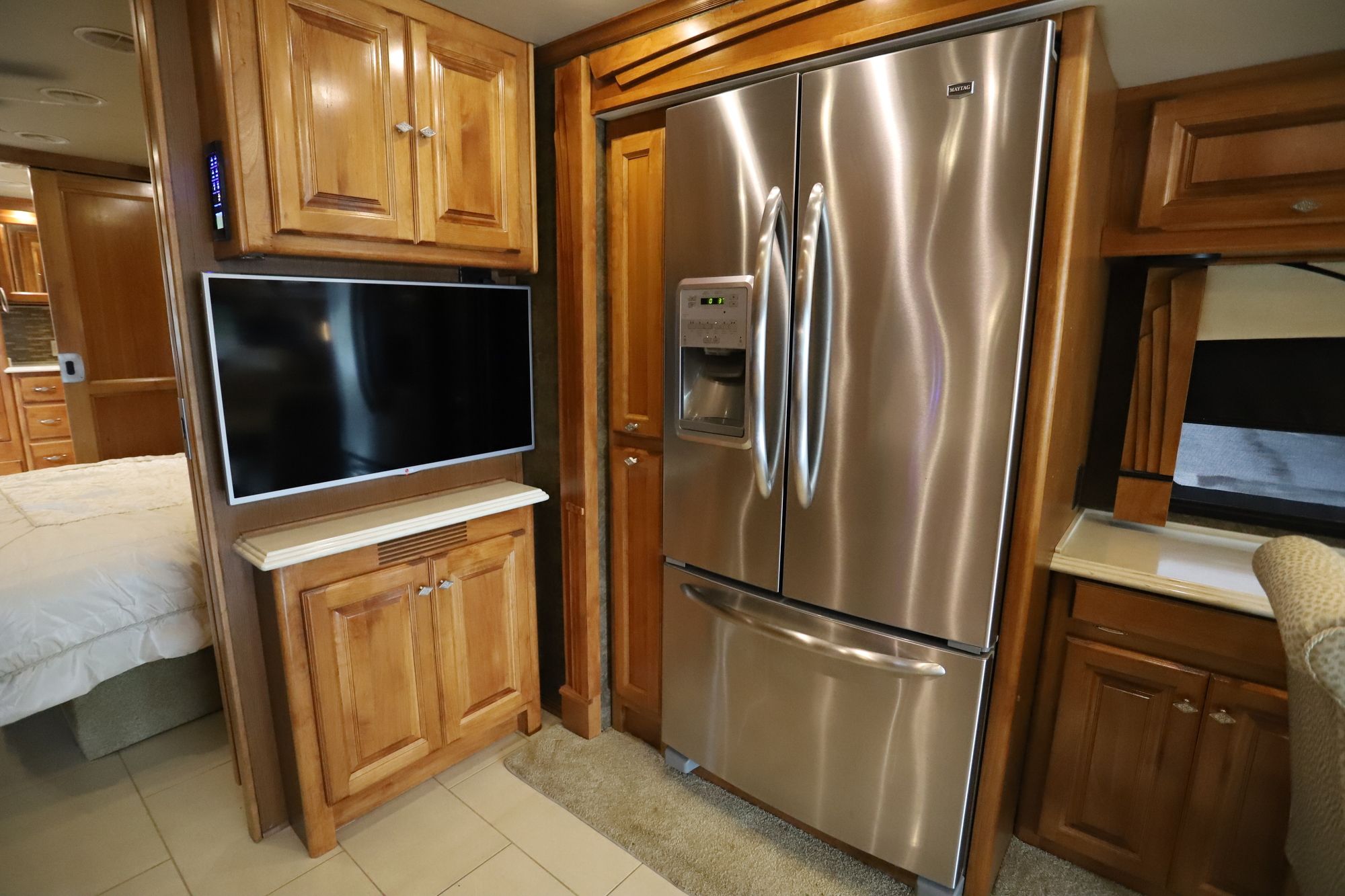 Used 2015 Tiffin Motor Homes Phaeton 40QBH Class A  For Sale