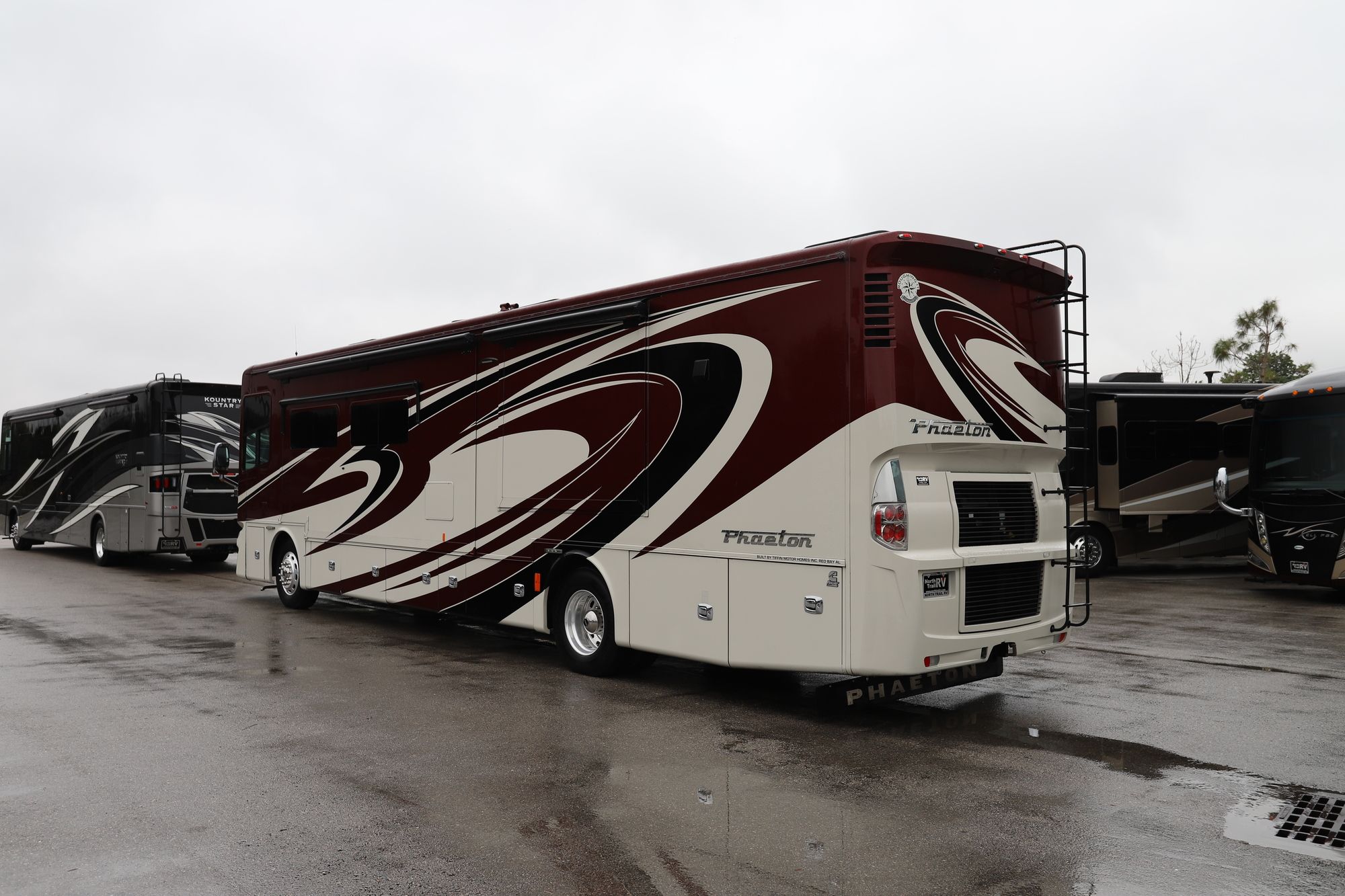 Used 2015 Tiffin Motor Homes Phaeton 40QBH Class A  For Sale