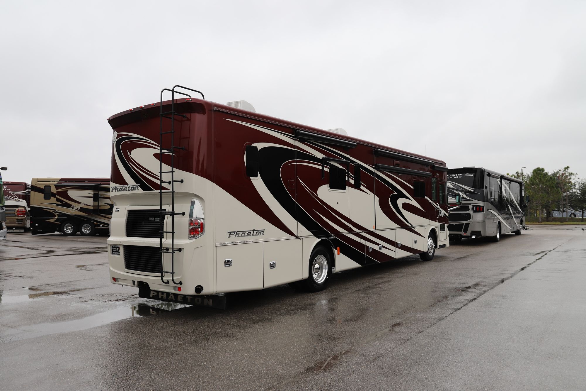 Used 2015 Tiffin Motor Homes Phaeton 40QBH Class A  For Sale