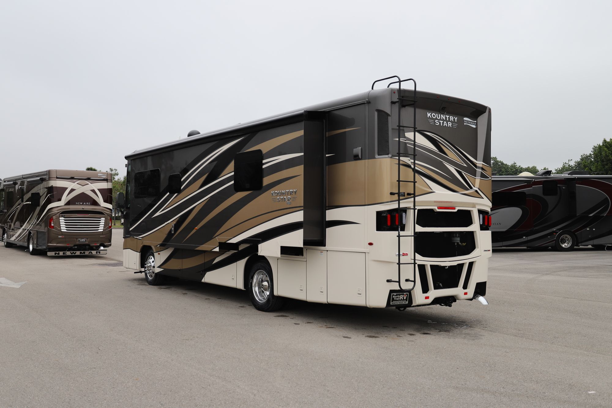 New 2021 Newmar Kountry Star 3426 Class A  For Sale