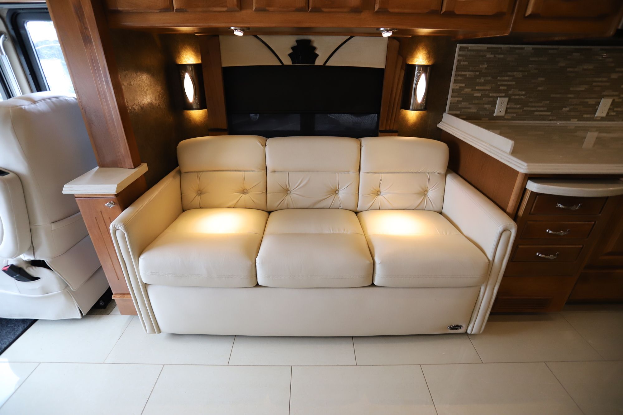 Used 2015 Tiffin Motor Homes Phaeton 40QBH Class A  For Sale