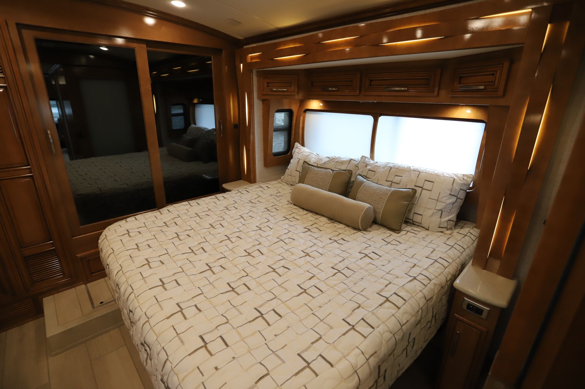 New 2021 Newmar New Aire 3545 Class A  For Sale