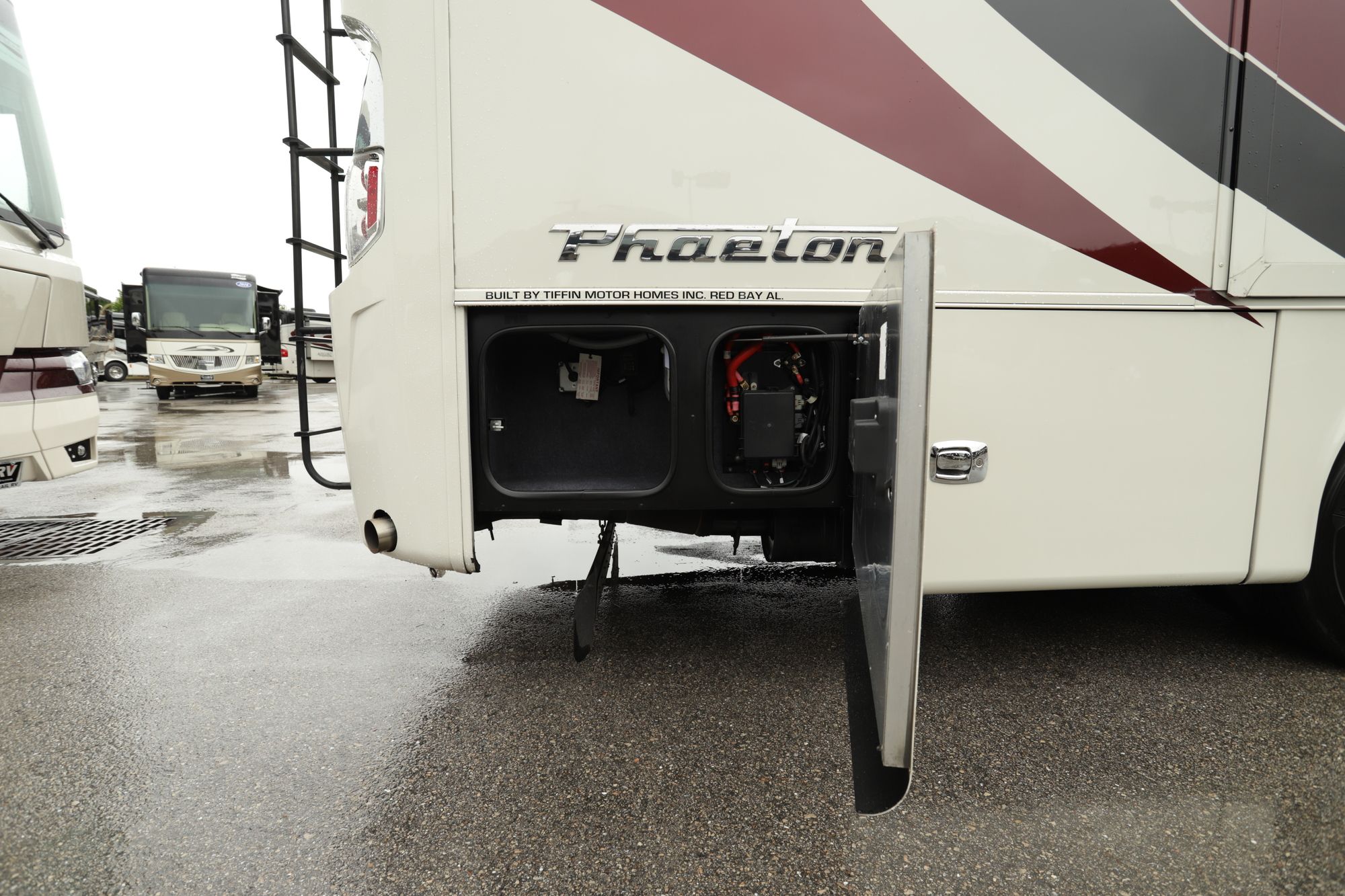 Used 2015 Tiffin Motor Homes Phaeton 40QBH Class A  For Sale