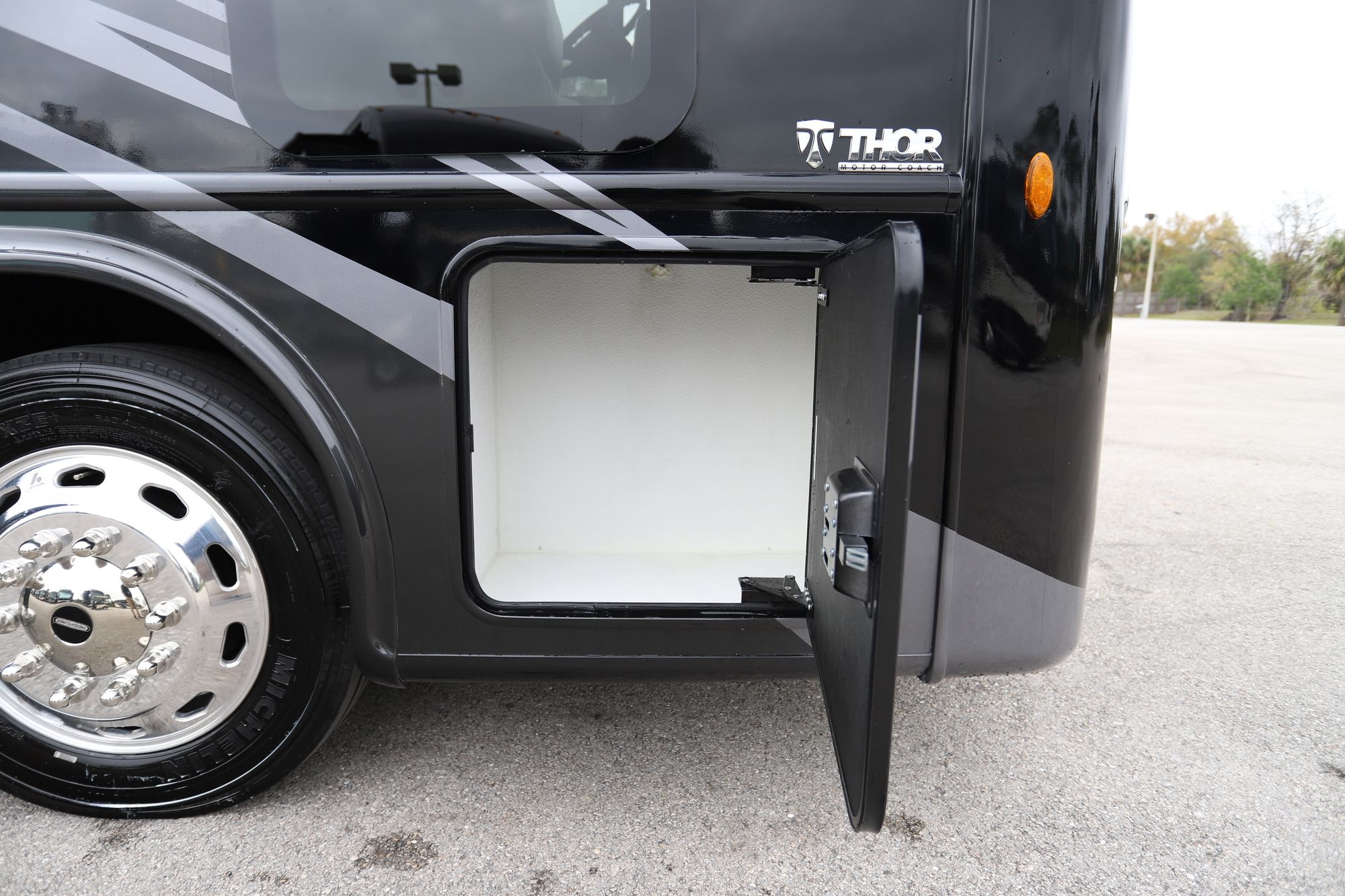 New 2021 Thor Palazzo 33.6 Class A  For Sale