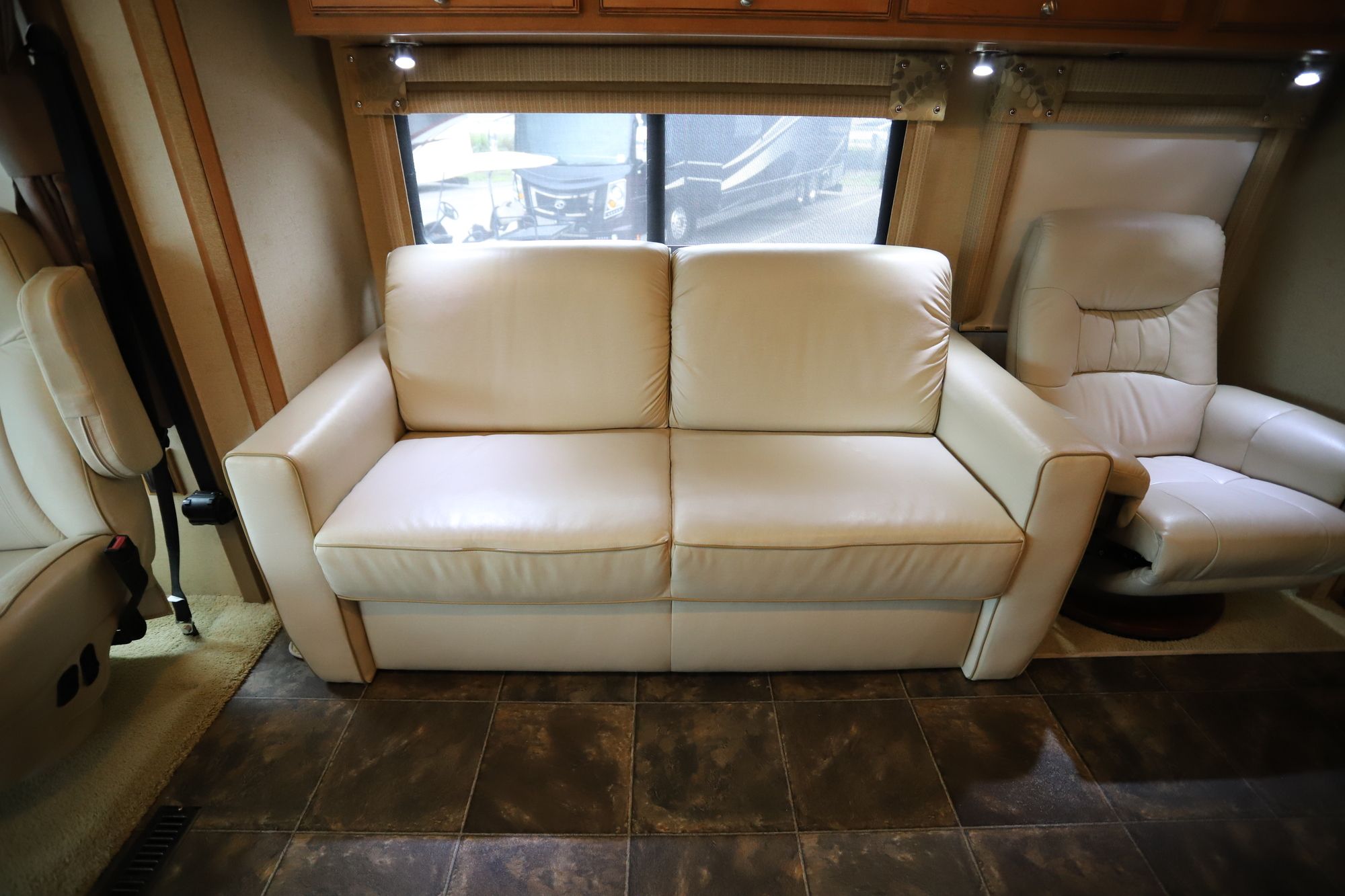 Used 2013 Itasca Sunova 33C Class A  For Sale