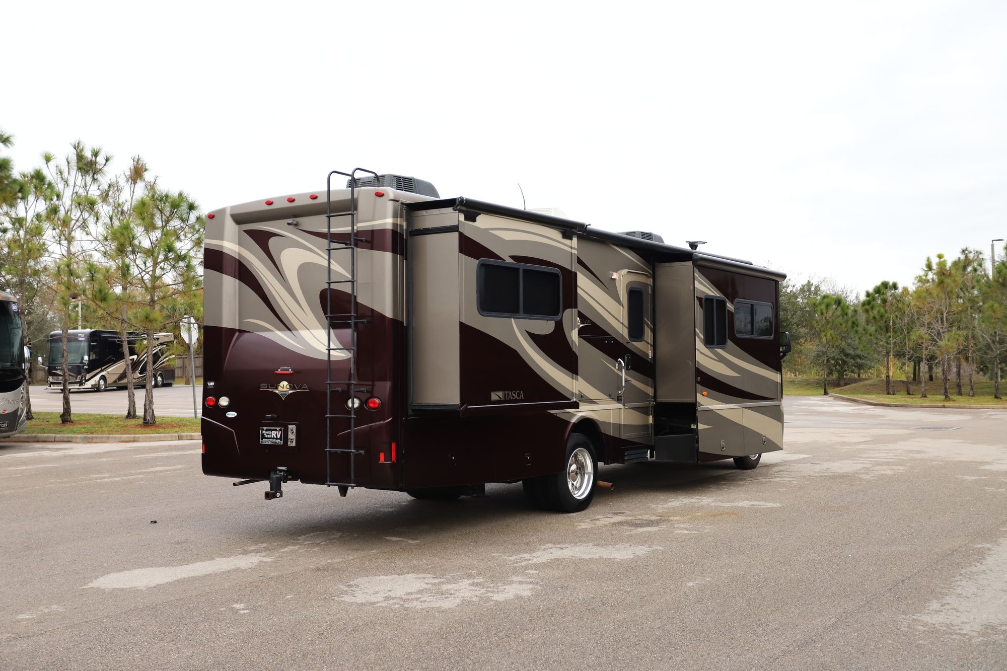 Used 2013 Itasca Sunova 33C Class A  For Sale