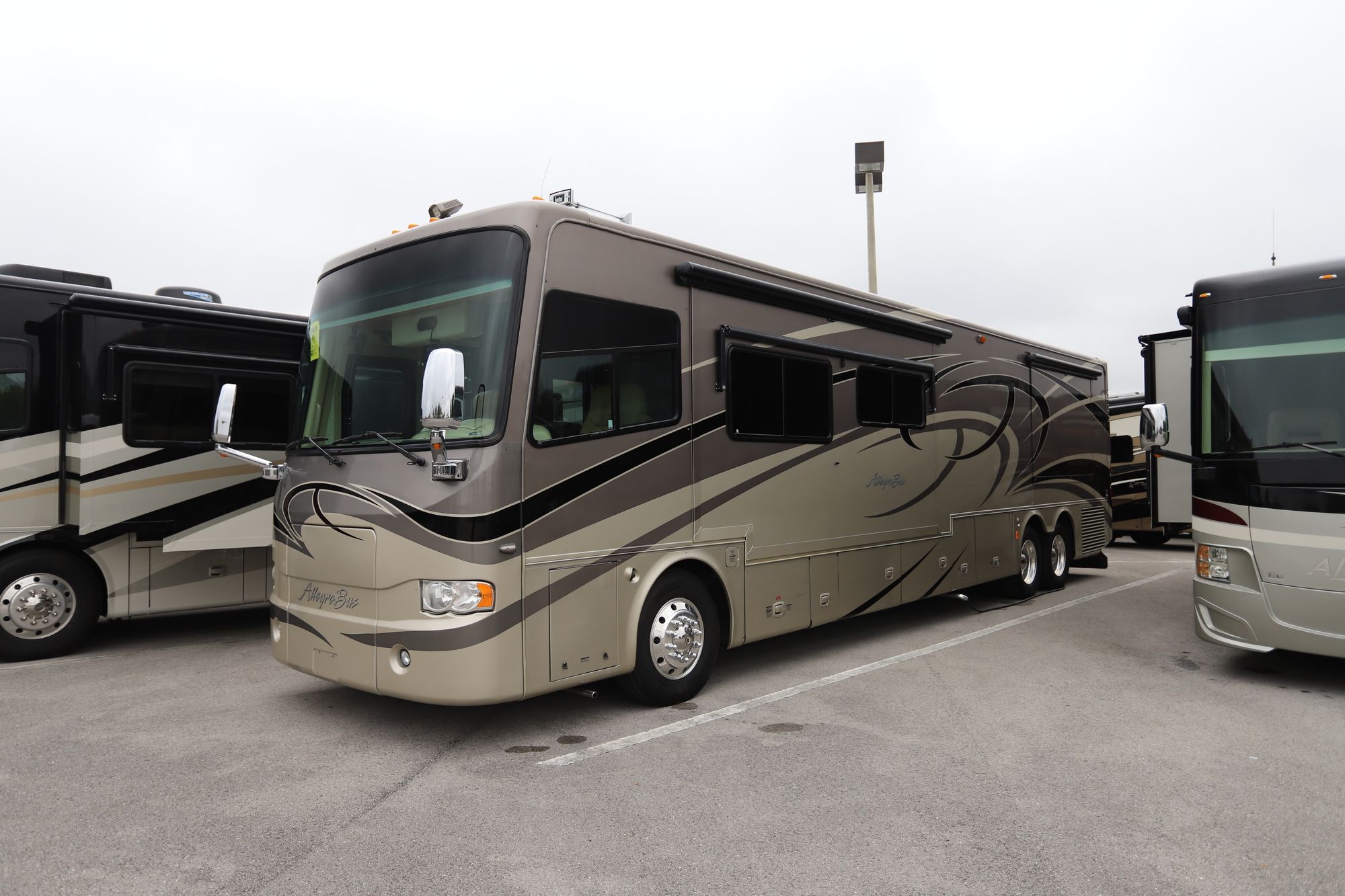 Used 2007 Tiffin Motor Homes Allegro Bus 42QRP Class A  For Sale