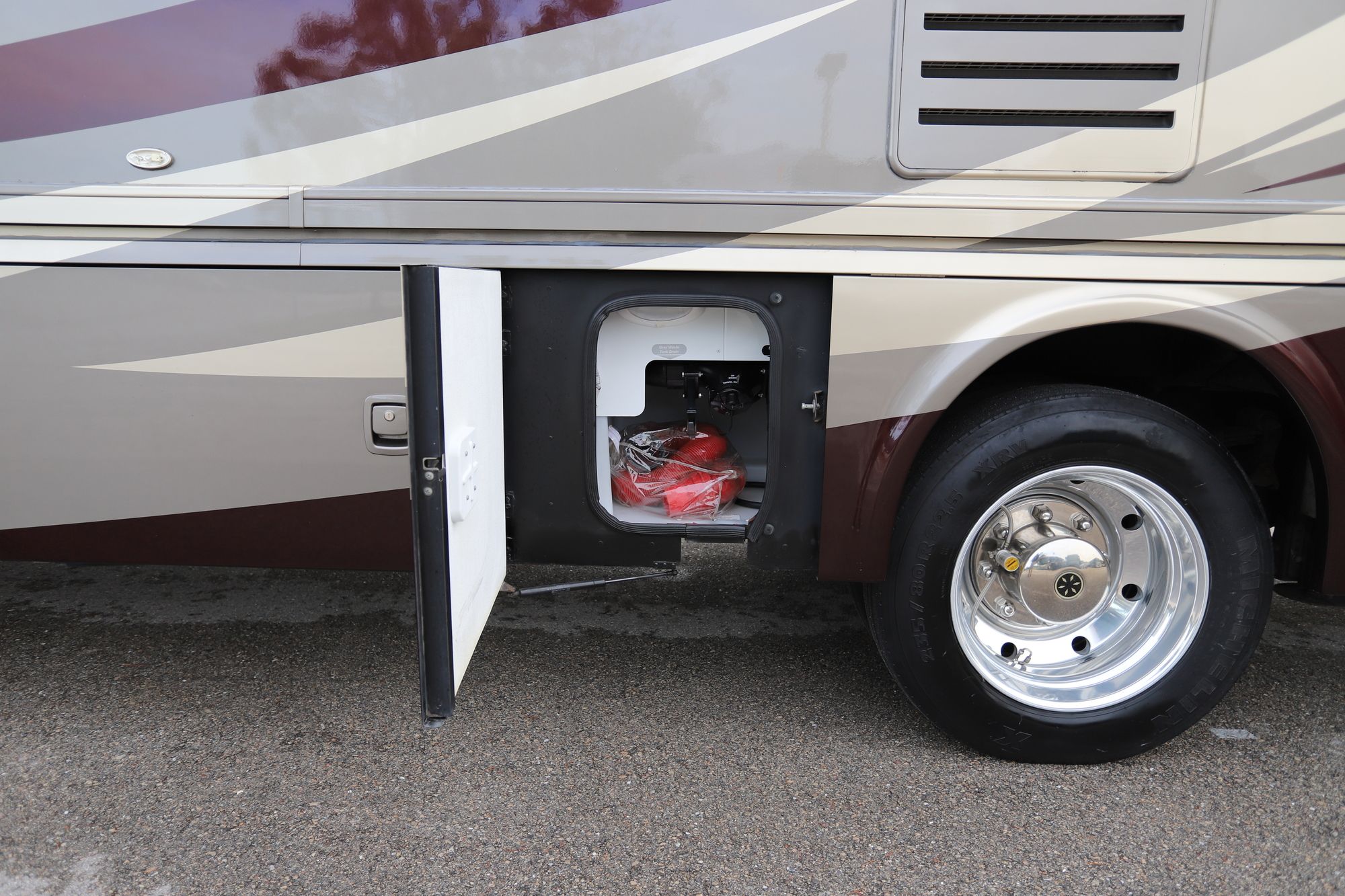 Used 2013 Itasca Sunova 33C Class A  For Sale