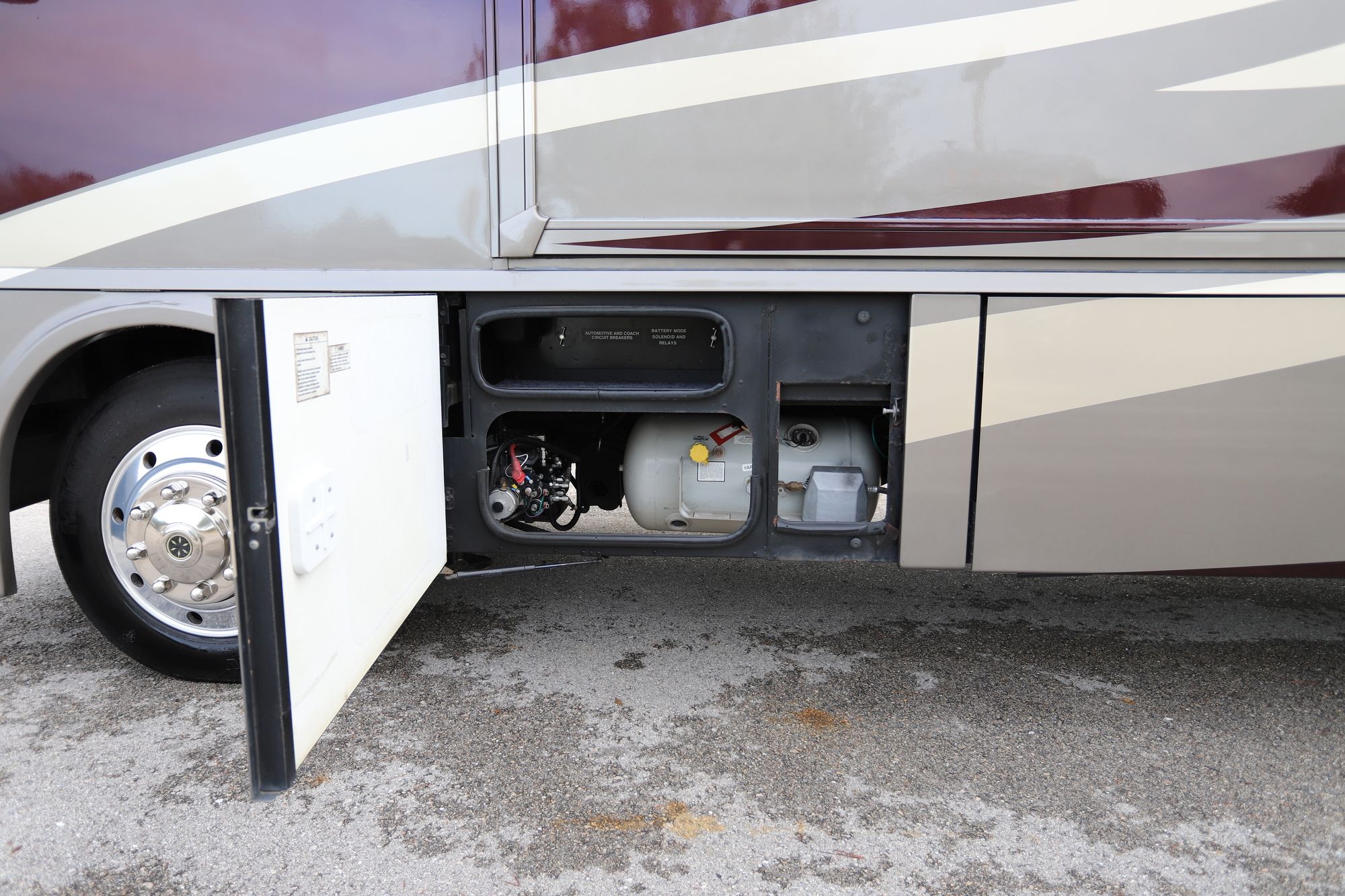 Used 2013 Itasca Sunova 33C Class A  For Sale