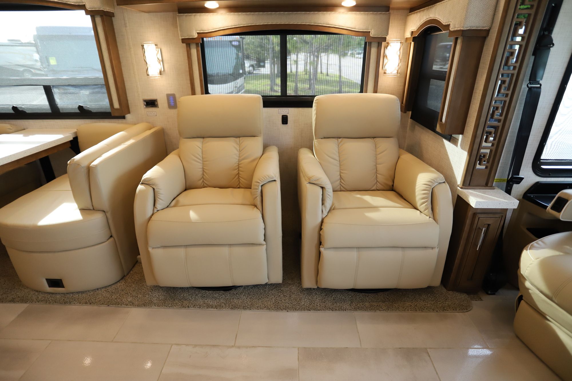 Used 2020 Newmar Ventana 3709 Class A  For Sale