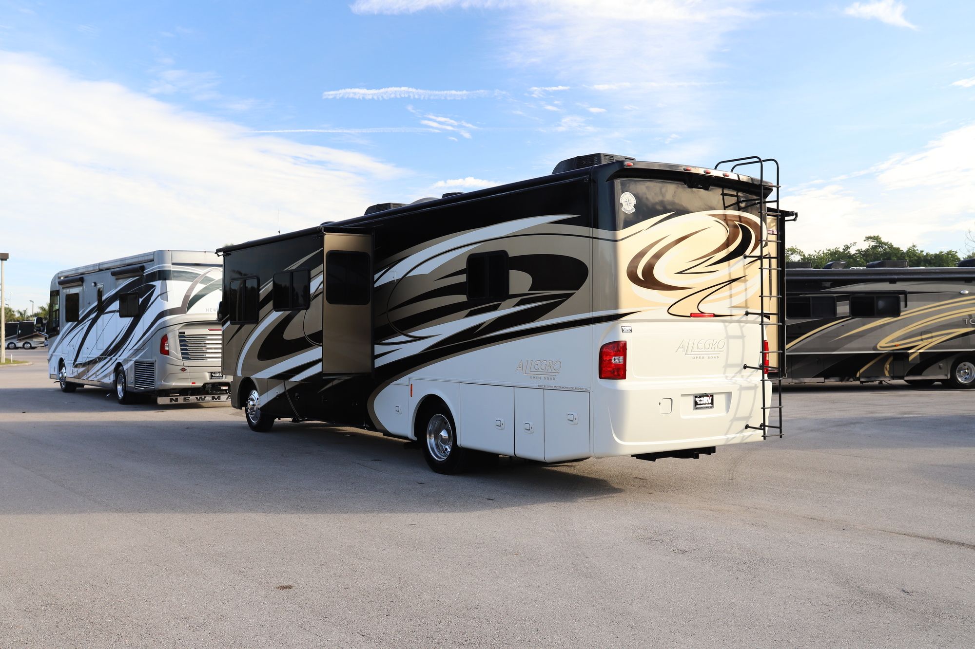 Used 2015 Tiffin Motor Homes Allegro 34TGA Class A  For Sale