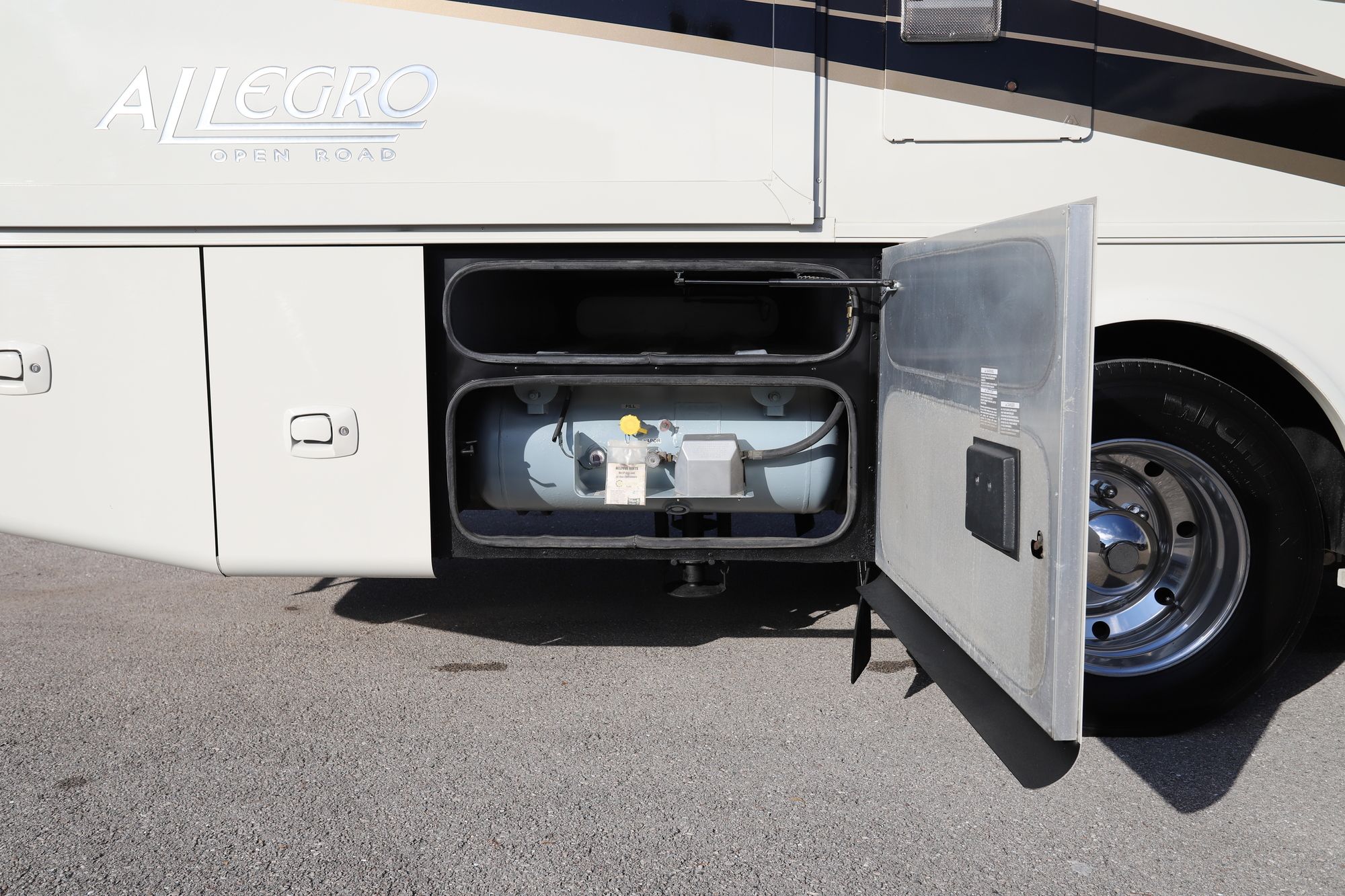 Used 2015 Tiffin Motor Homes Allegro 34TGA Class A  For Sale