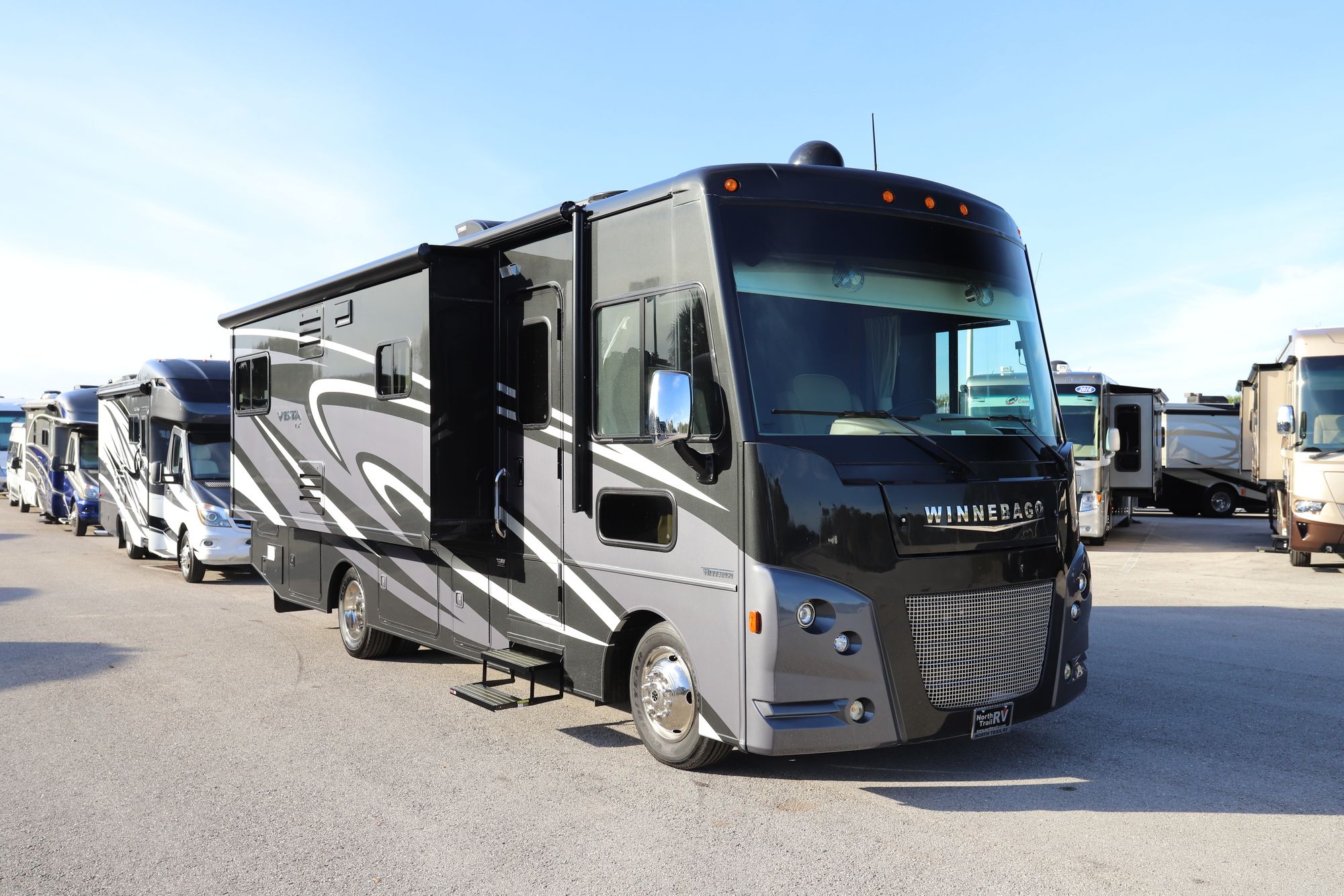 Used 2018 Winnebago Vista Lx 27N Class A  For Sale