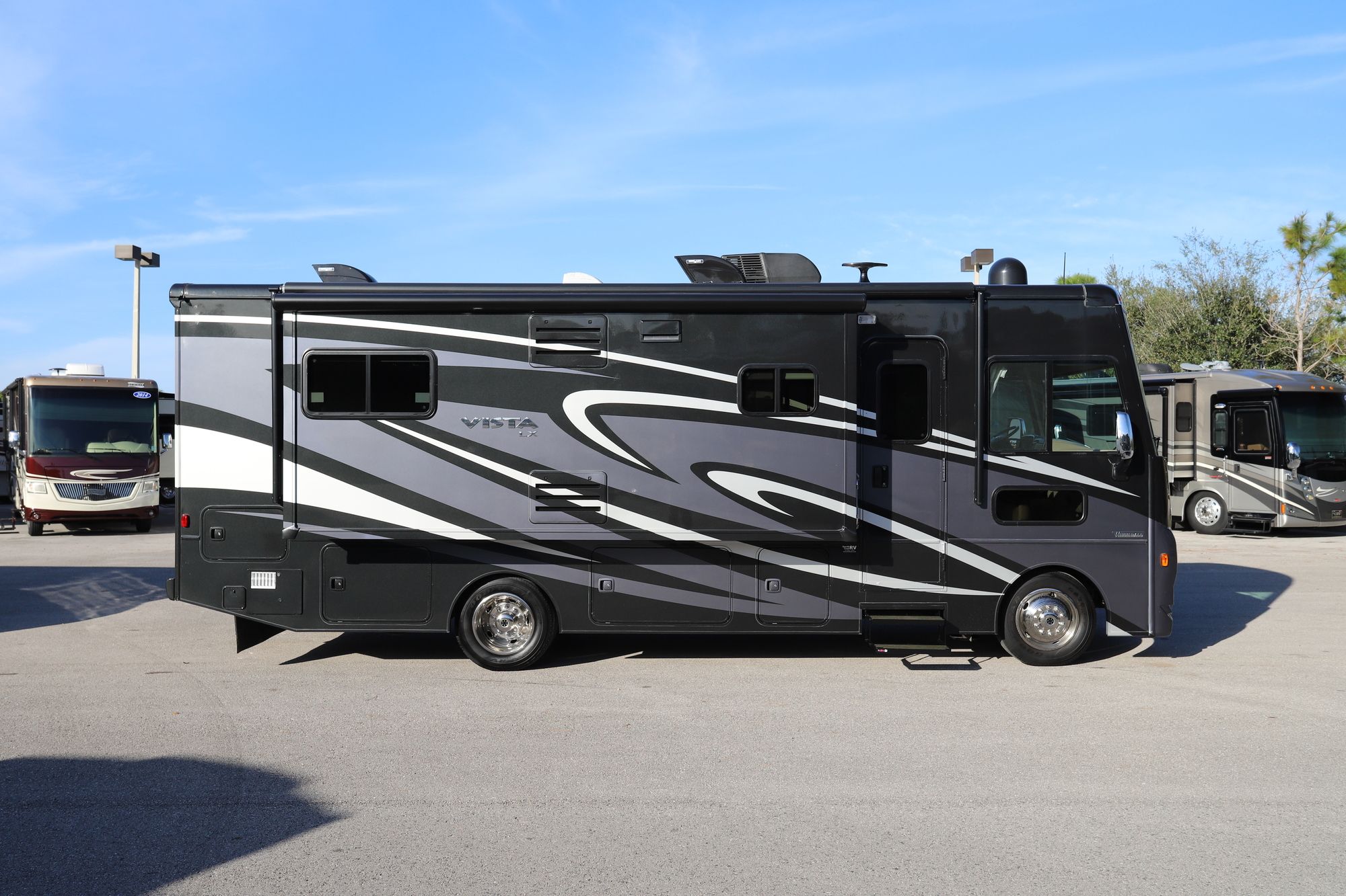 Used 2018 Winnebago Vista Lx 27N Class A  For Sale