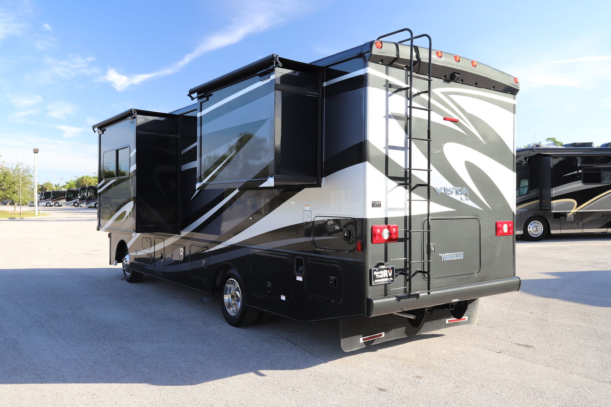 Used 2018 Winnebago Vista Lx 27N Class A  For Sale