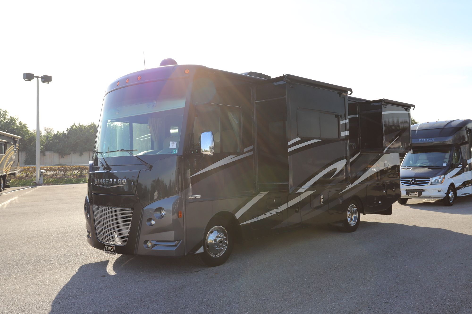 Used 2018 Winnebago Vista Lx 27N Class A  For Sale