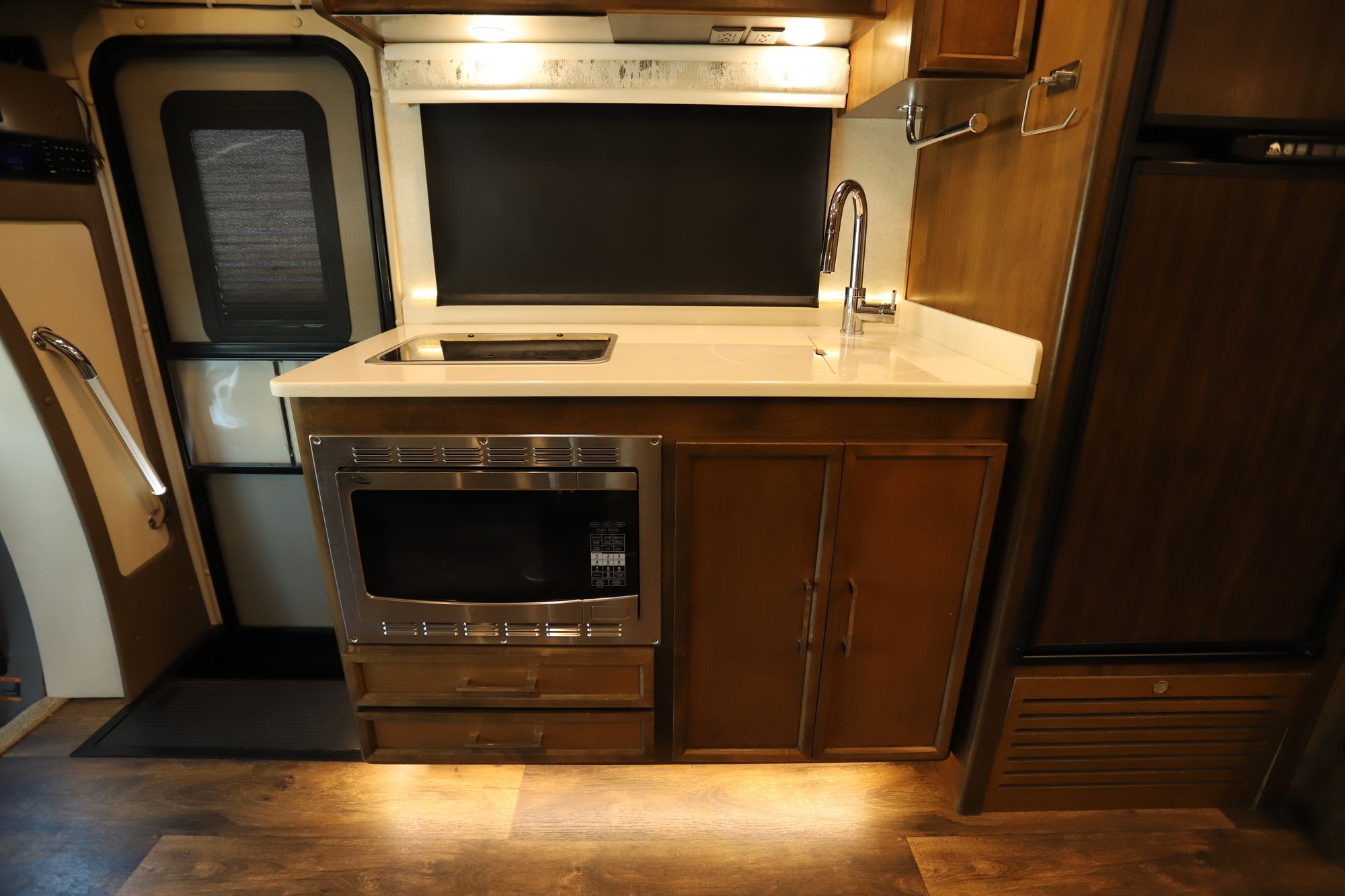 Used 2018 Tiffin Motor Homes Wayfarer 24FW Class C  For Sale