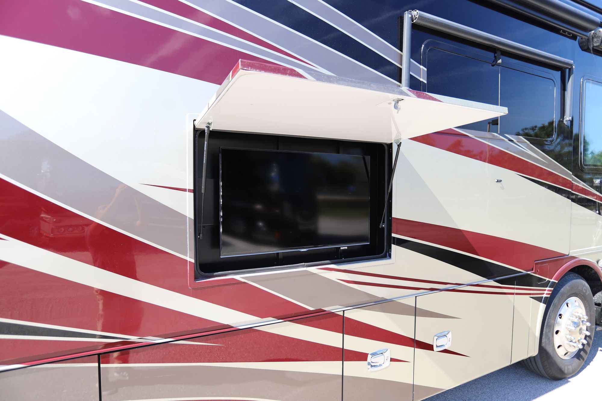 Used 2015 Tiffin Motor Homes Allegro Bus 37AP Class A  For Sale