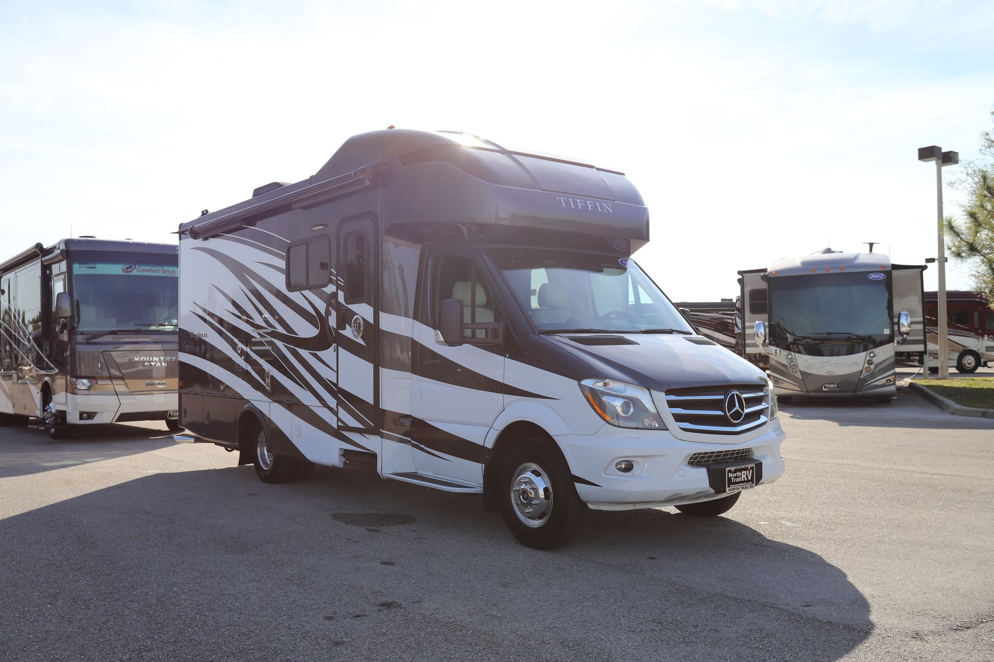 Used 2018 Tiffin Motor Homes Wayfarer 24FW Class C  For Sale