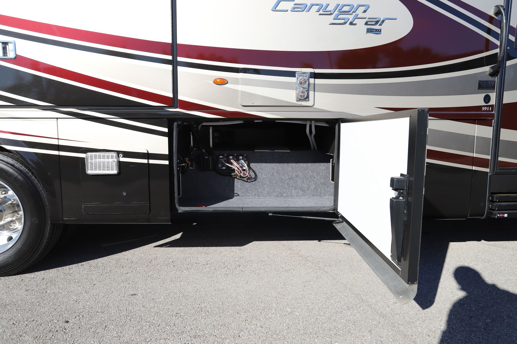 Used 2020 Newmar Canyon Star 3911 Class A  For Sale