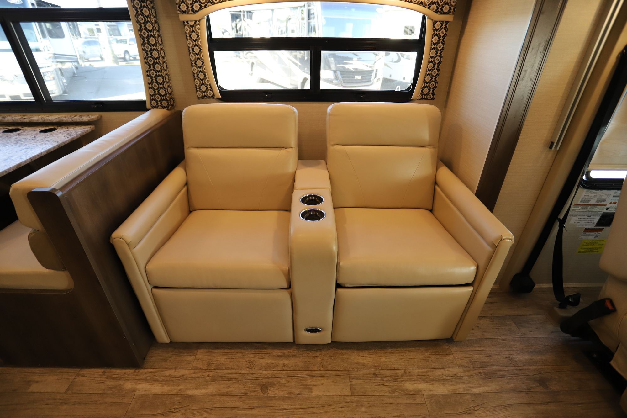 Used 2018 Jayco Alante 31V Class A  For Sale