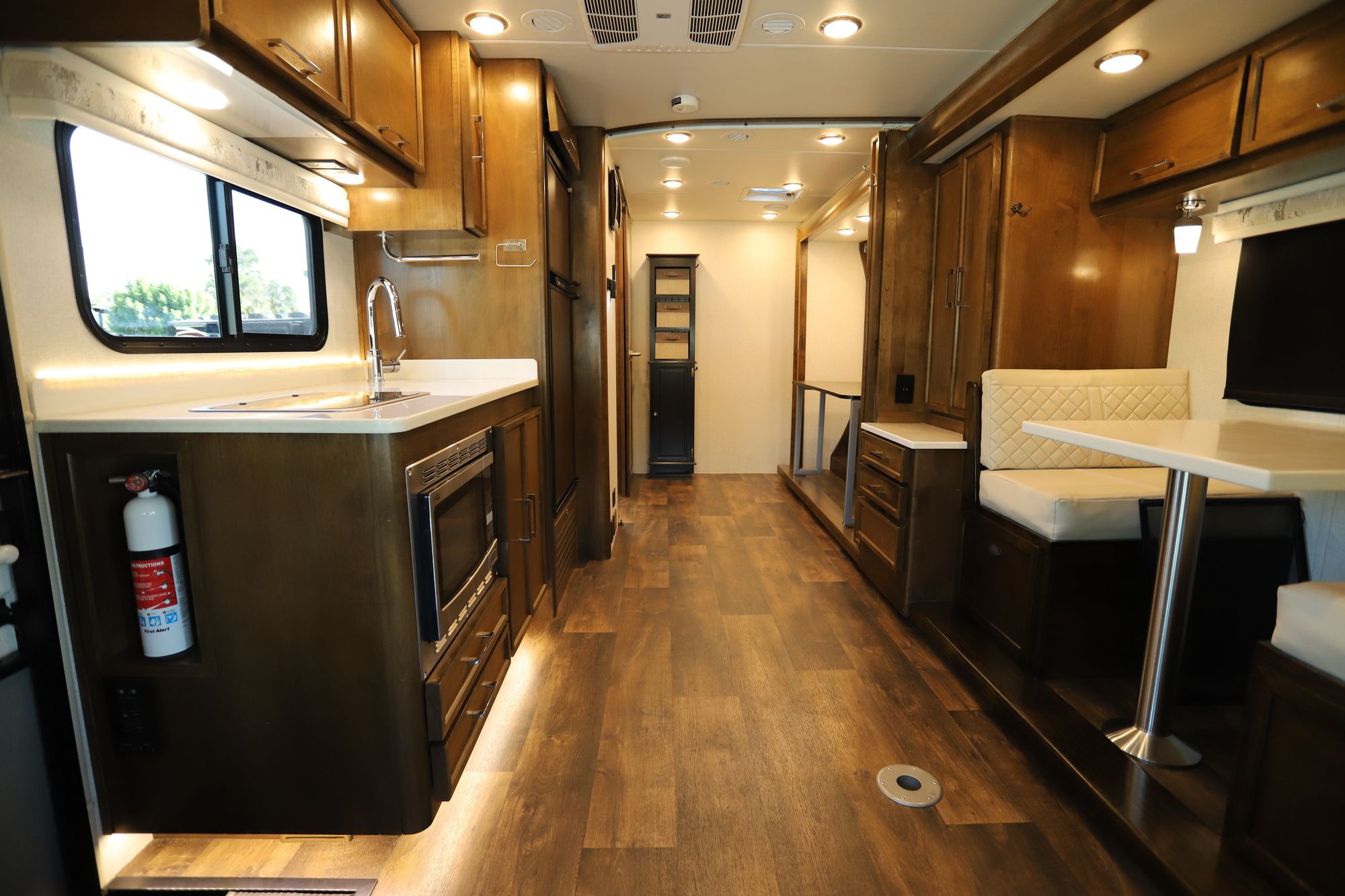 Used 2018 Tiffin Motor Homes Wayfarer 24FW Class C  For Sale