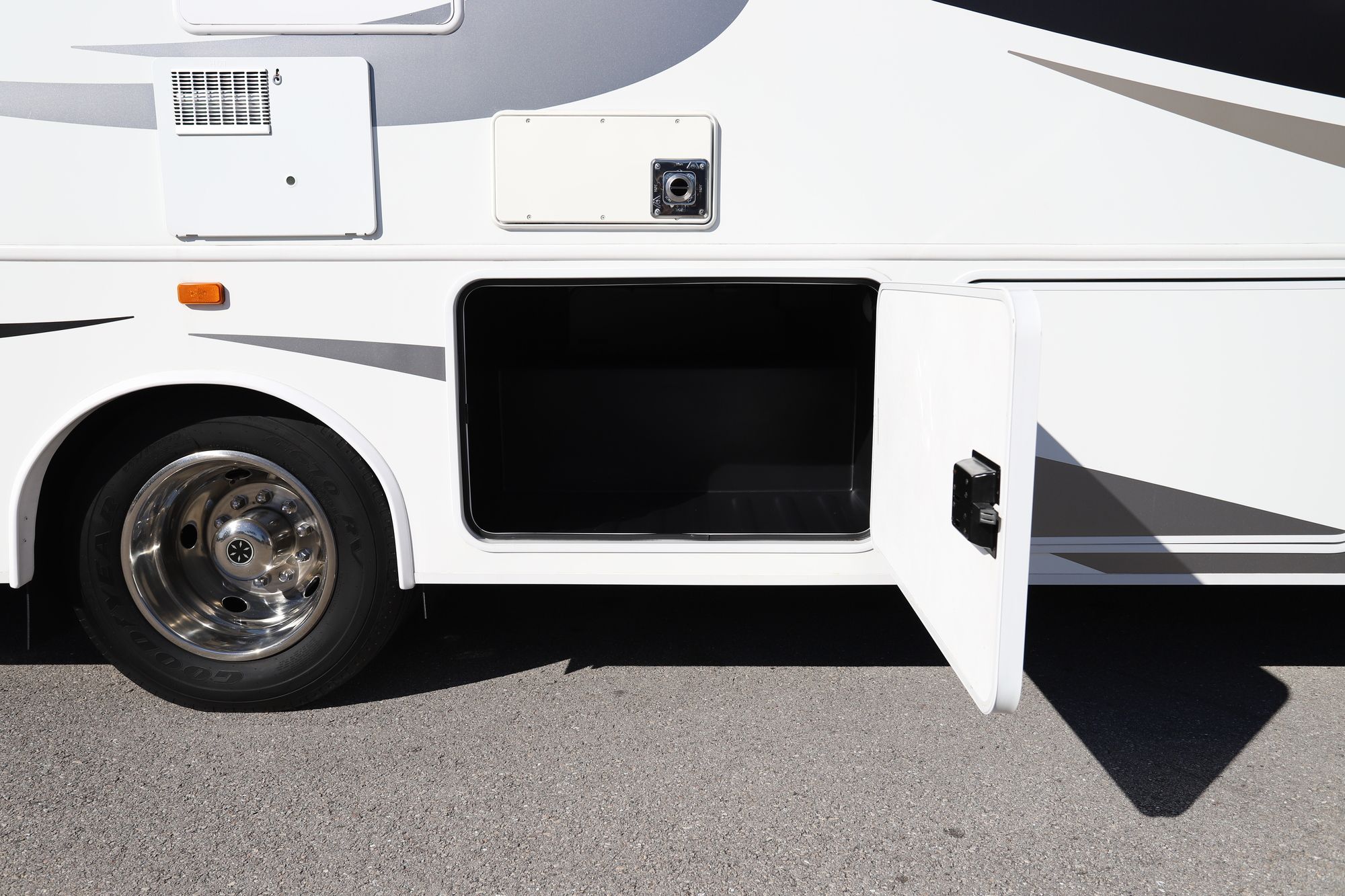 Used 2018 Jayco Alante 31V Class A  For Sale