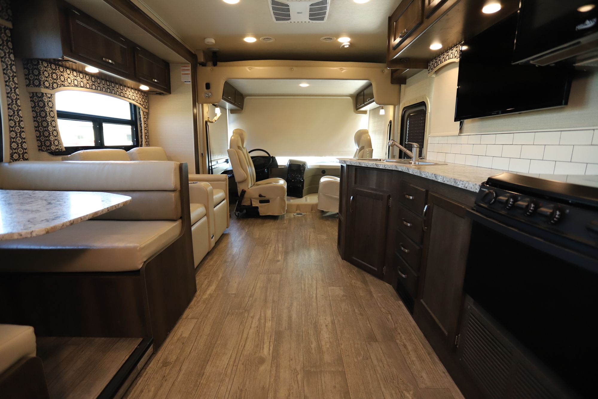 Used 2018 Jayco Alante 31V Class A  For Sale