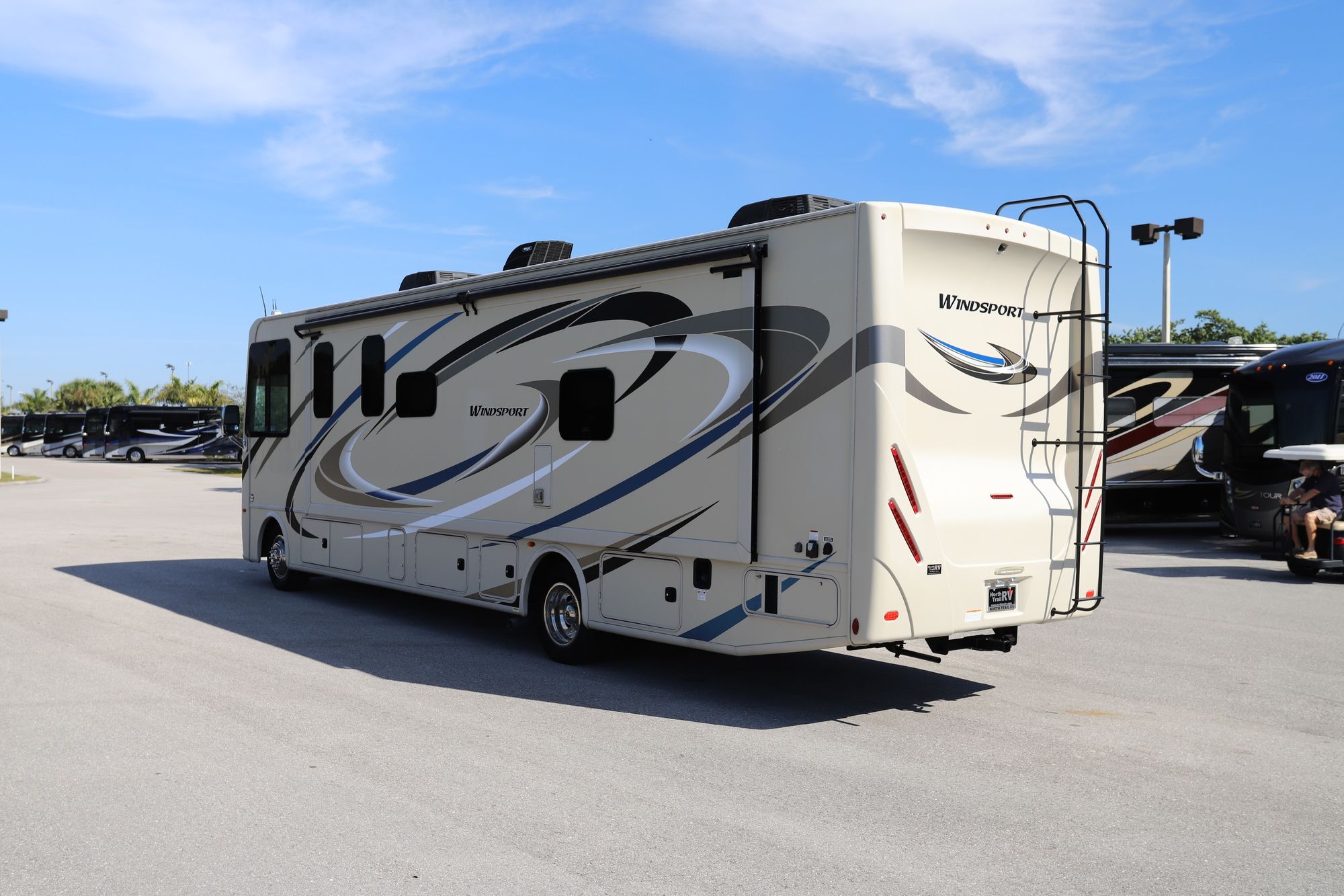 Used 2019 Four Winds Windsport 33X Class A  For Sale