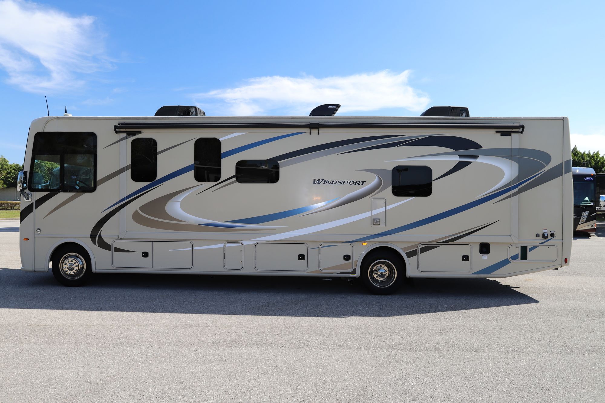 Used 2019 Four Winds Windsport 33X Class A  For Sale
