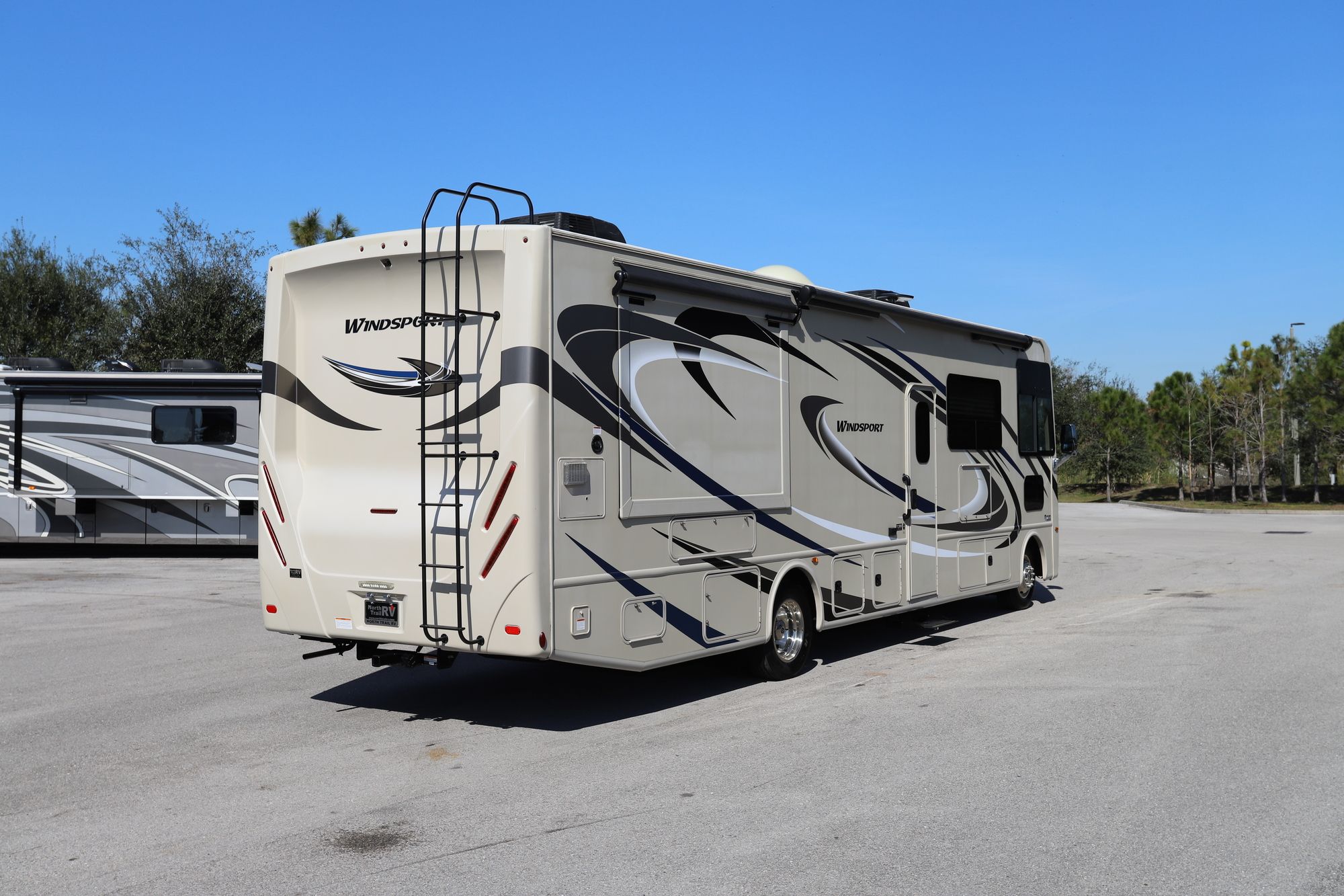 Used 2019 Four Winds Windsport 33X Class A  For Sale