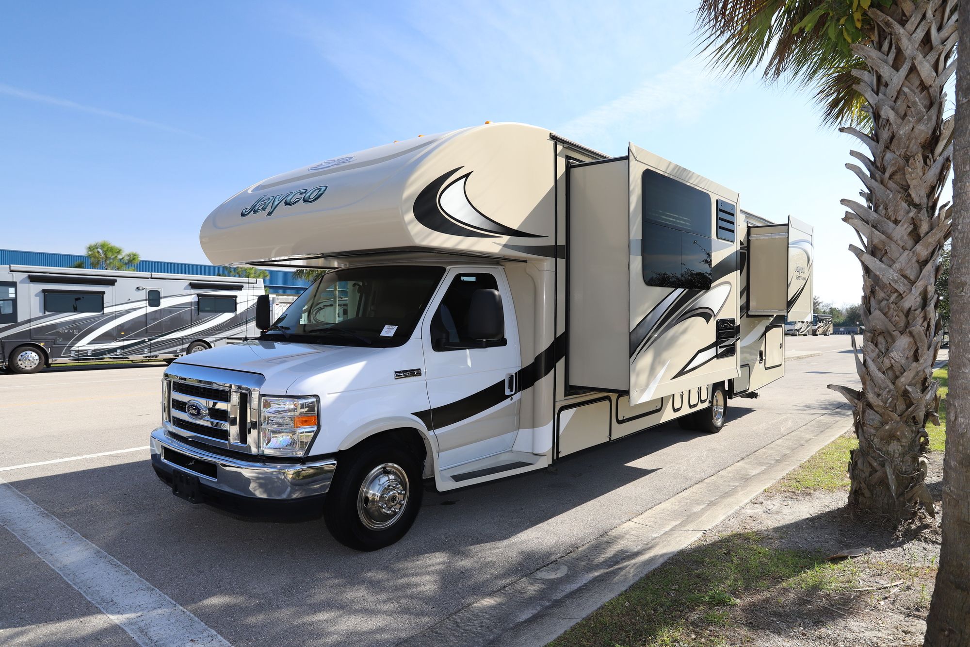 Used 2015 Jayco Greyhawk 31DS Class C  For Sale