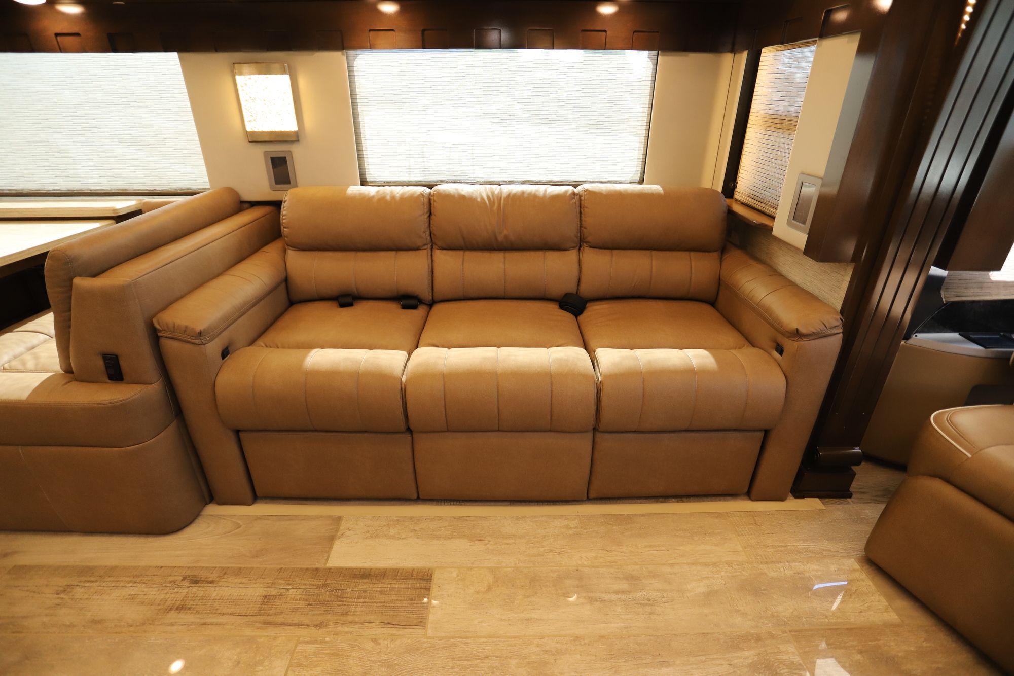 Used 2020 Newmar London Aire 4535 Class A  For Sale