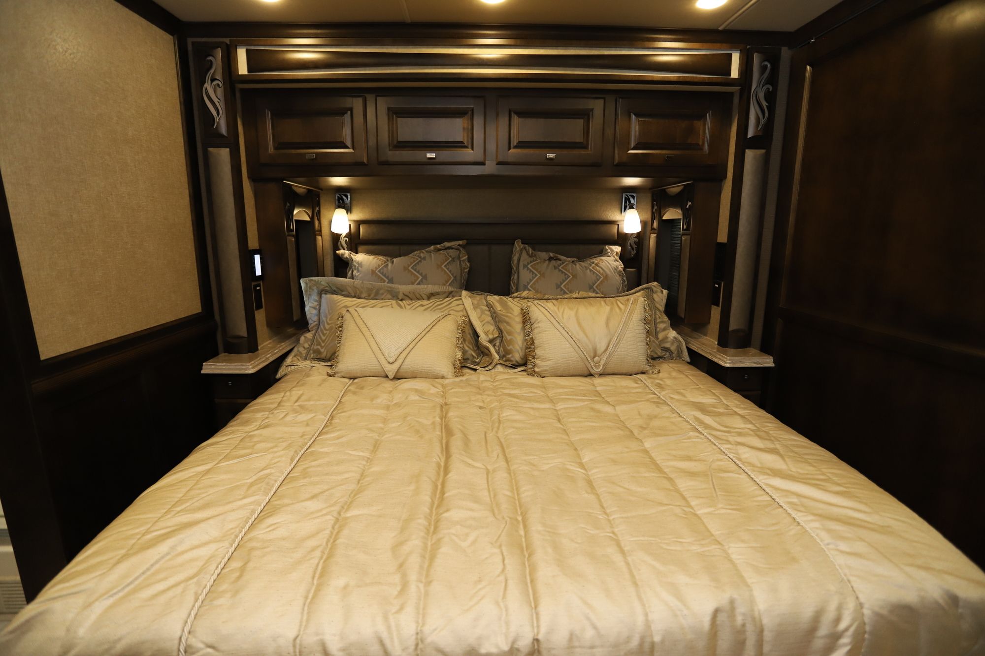 Used 2018 Tiffin Motor Homes Phaeton 37BH Class A  For Sale