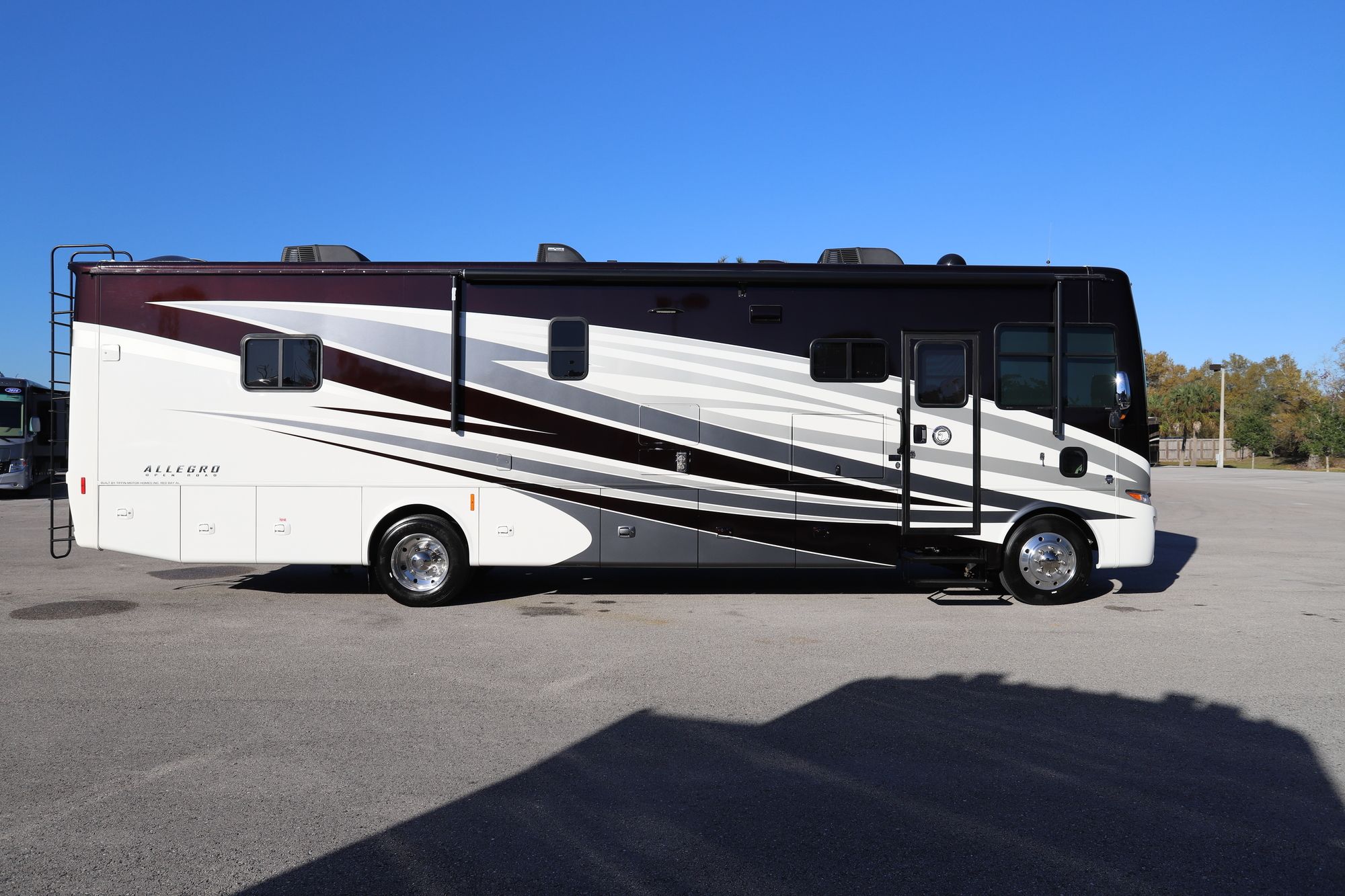 Used 2017 Tiffin Motor Homes Allegro 36LA Class A  For Sale