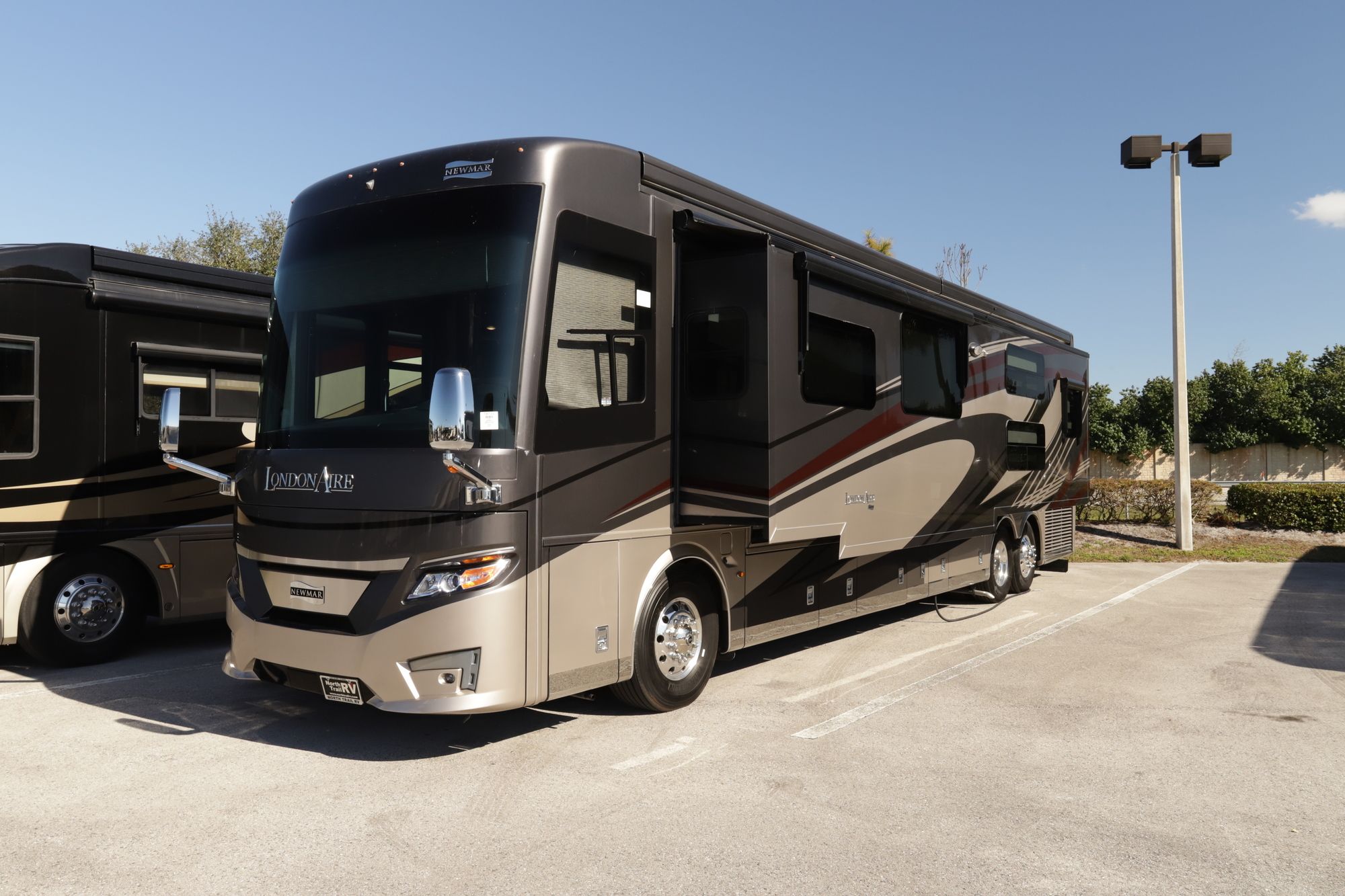 Used 2020 Newmar London Aire 4535 Class A  For Sale