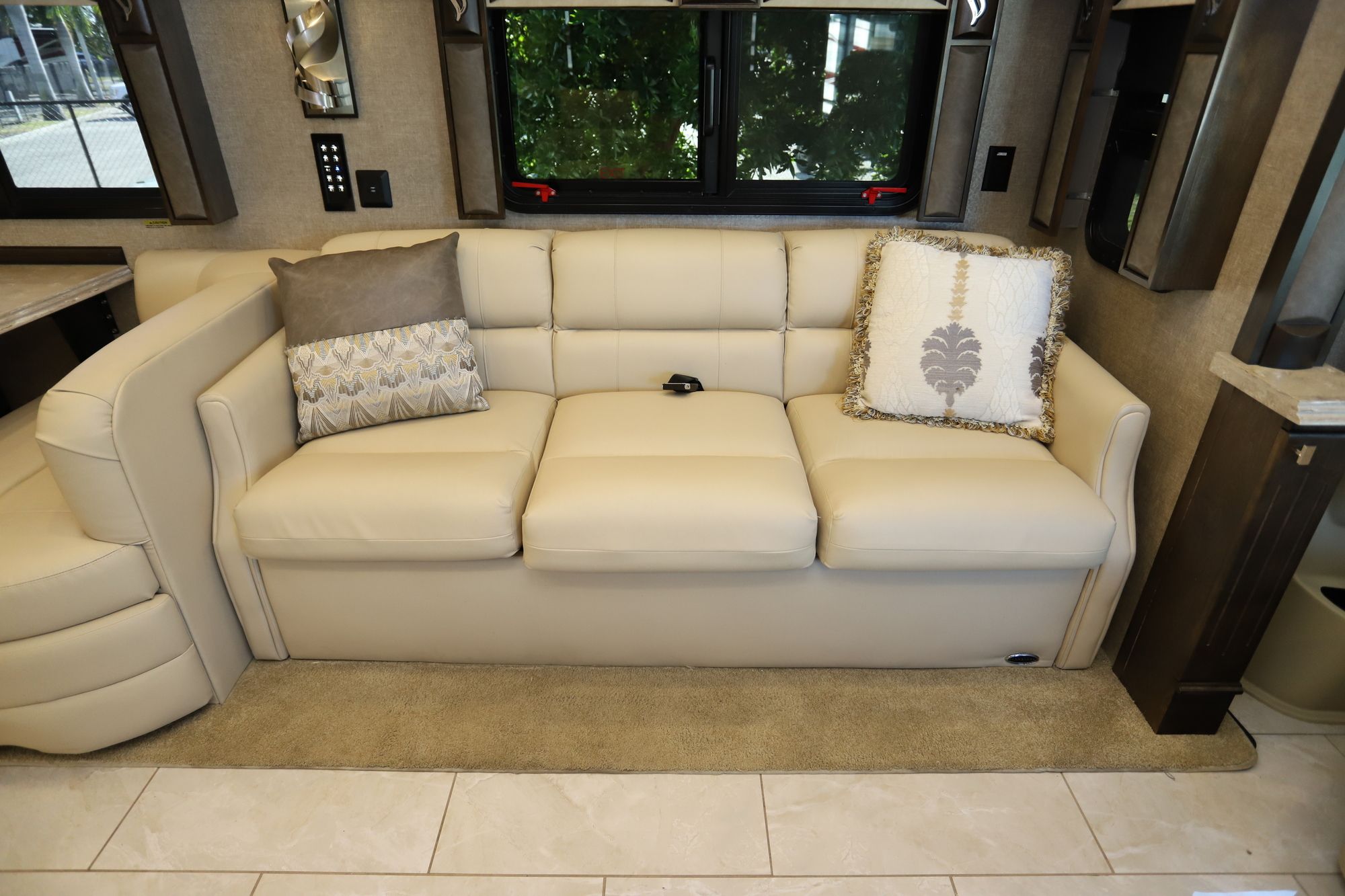 Used 2018 Tiffin Motor Homes Phaeton 37BH Class A  For Sale