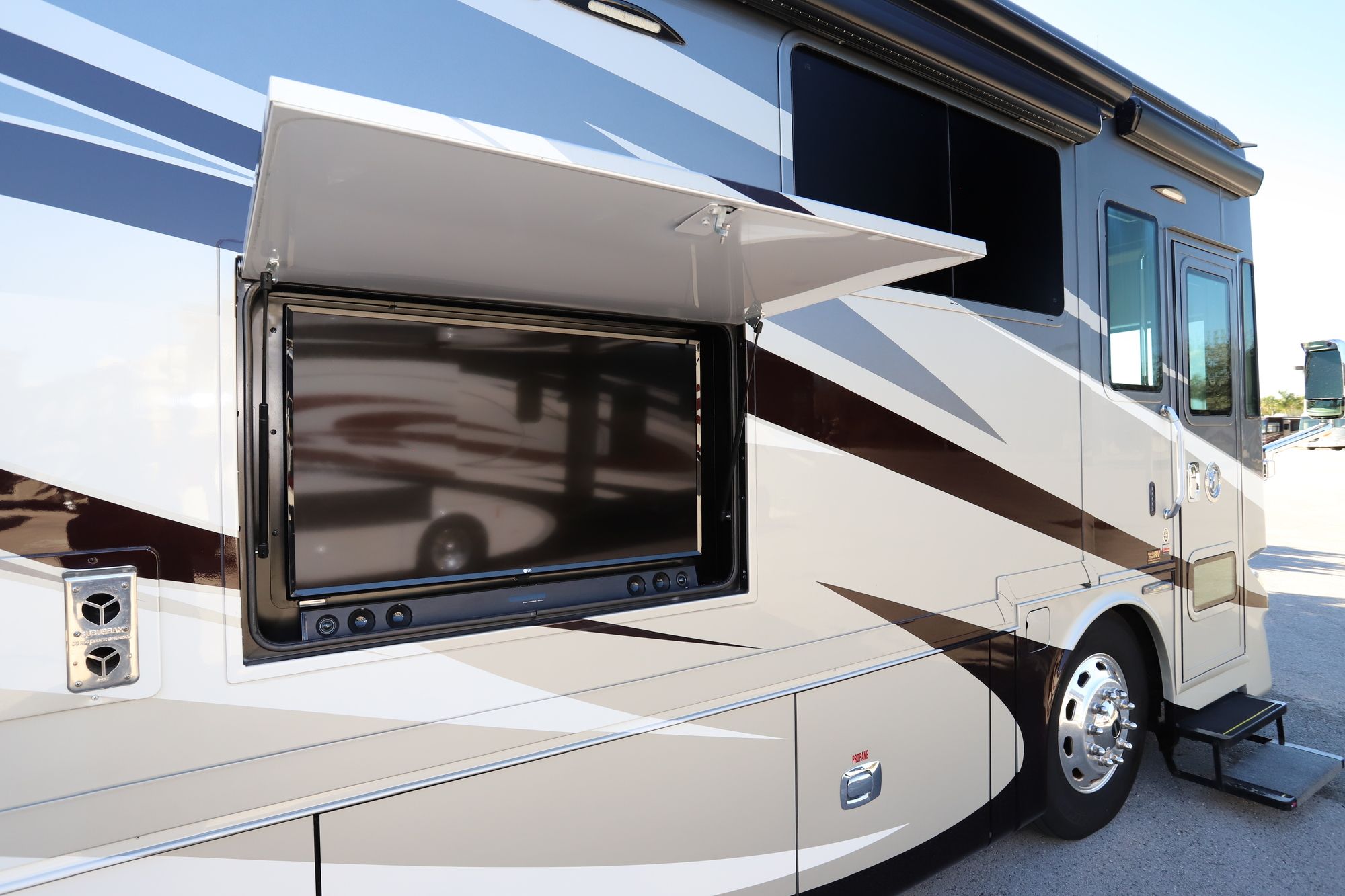 Used 2018 Tiffin Motor Homes Phaeton 37BH Class A  For Sale