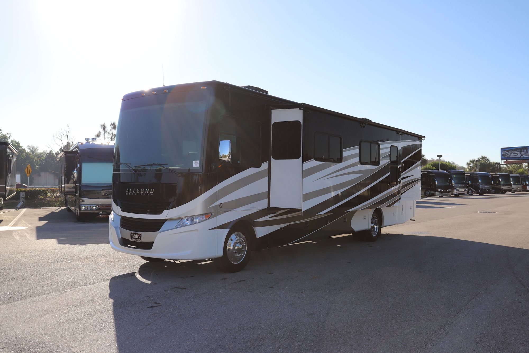 Used 2017 Tiffin Motor Homes Allegro 36LA Class A  For Sale