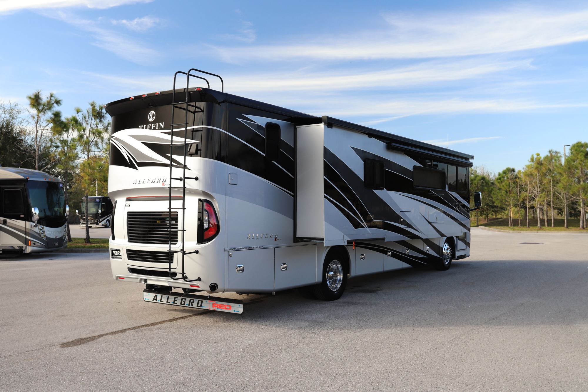 New 2021 Tiffin Motor Homes Allegro Red 37BA Class A  For Sale