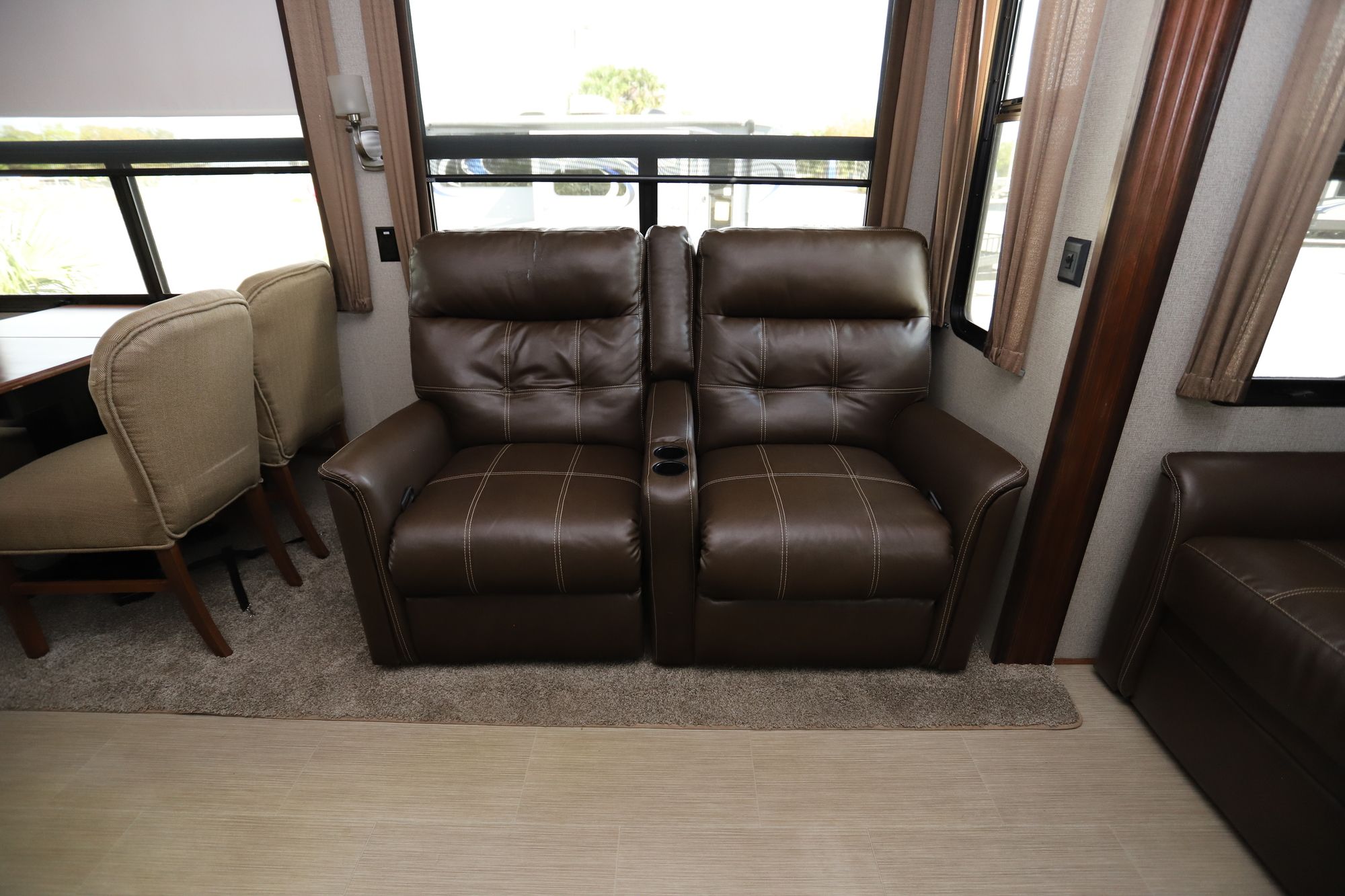 Used 2017 Keystone Alpine 3301GR Fifth Wheel  For Sale