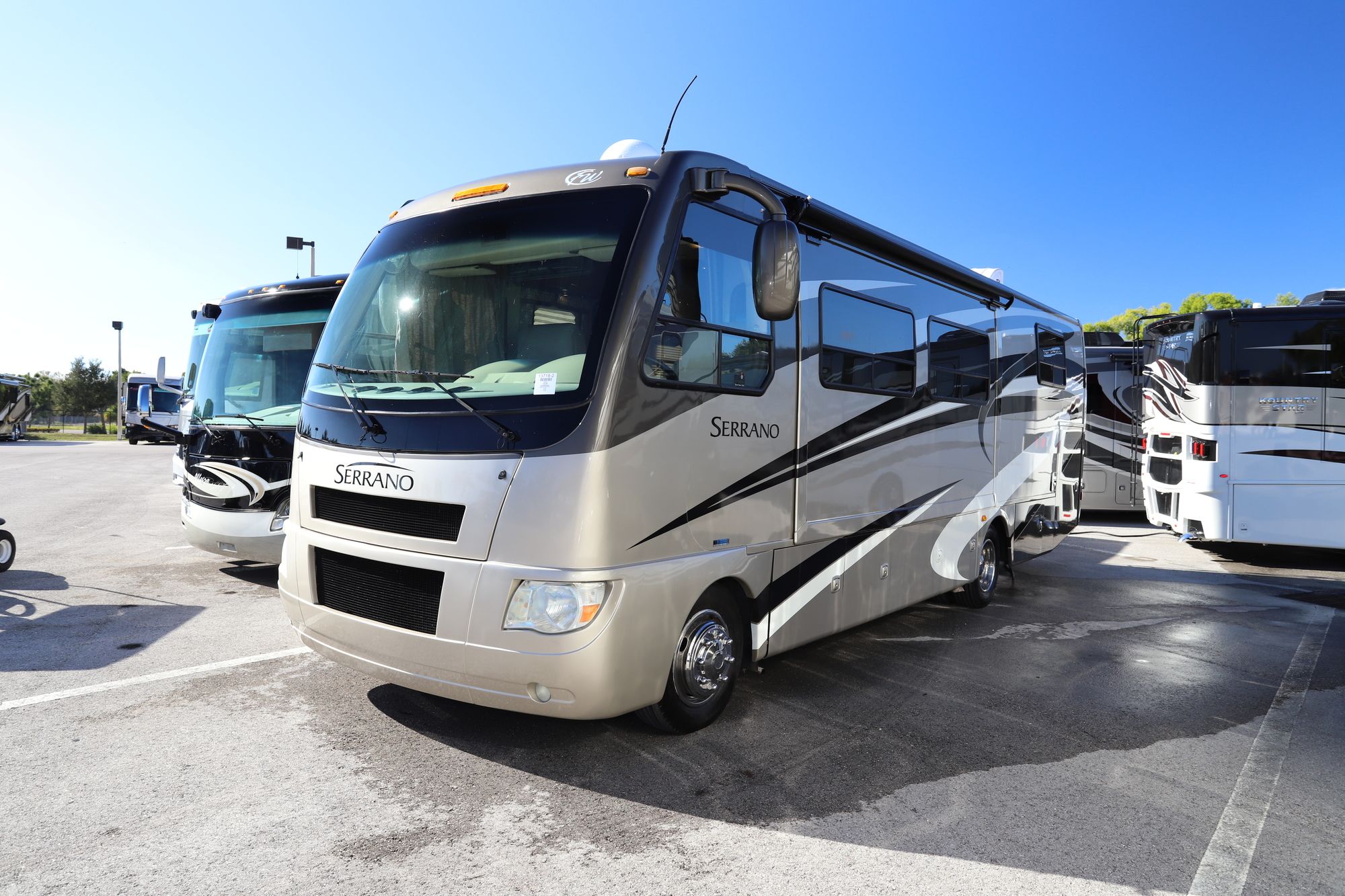 Used 2010 Thor Serrano 31Z Class A  For Sale