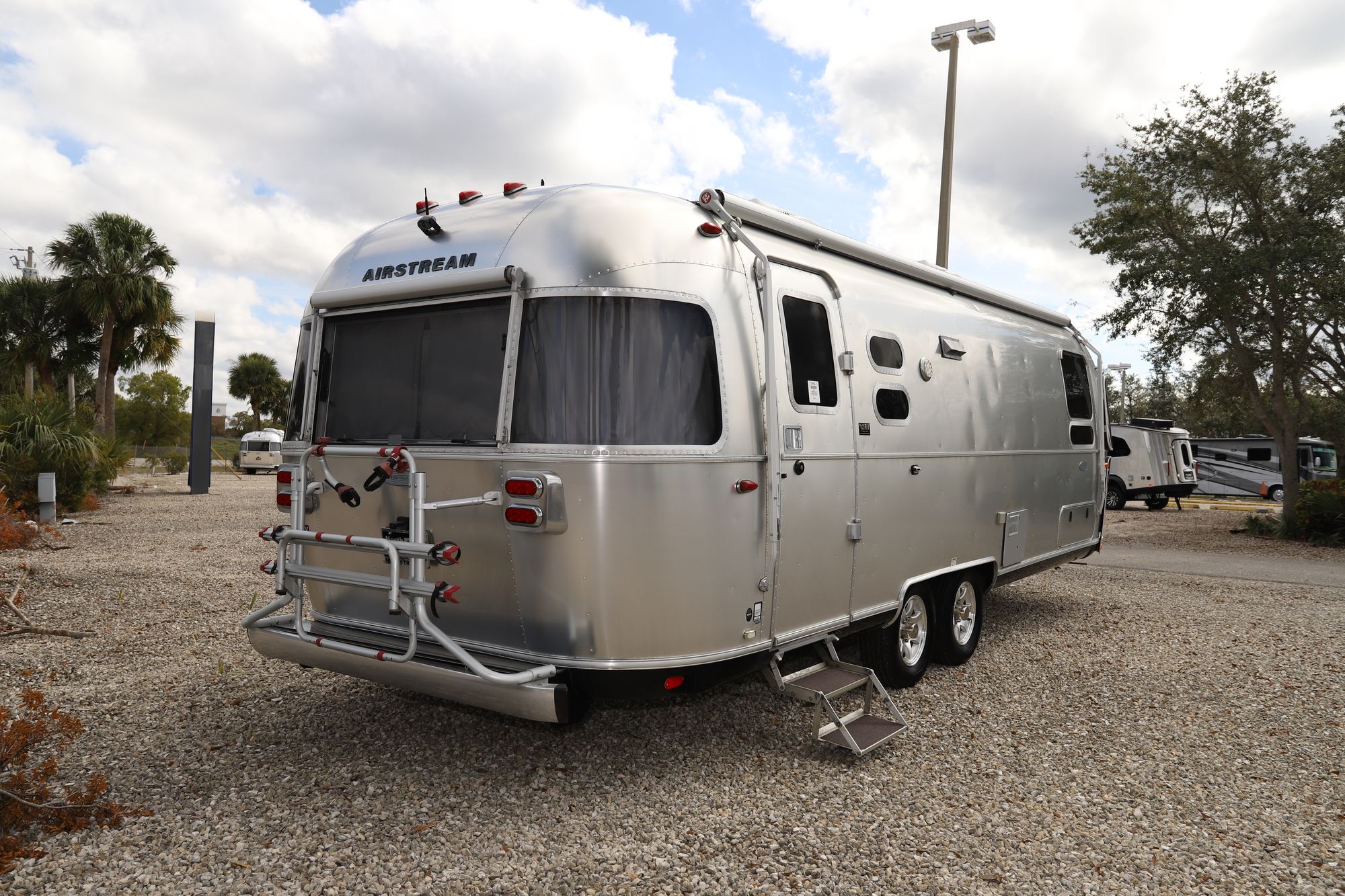 Used 2017 Airstream Flying Cloud 27FB TWIN Travel Trailer  For Sale