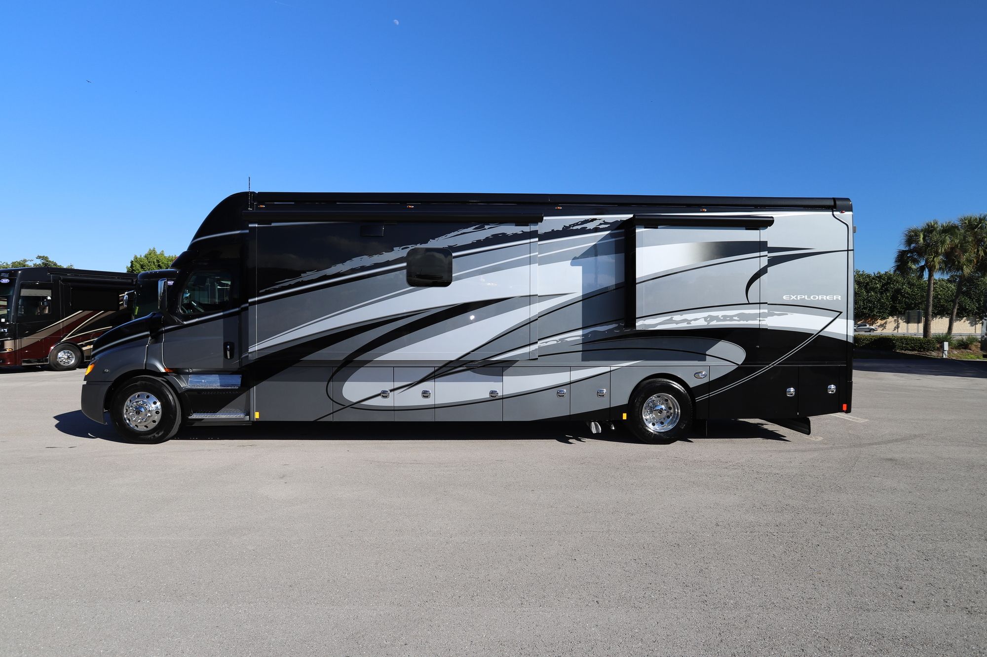 New 2022 Renegade Rv Explorer 40ERB Super C  For Sale